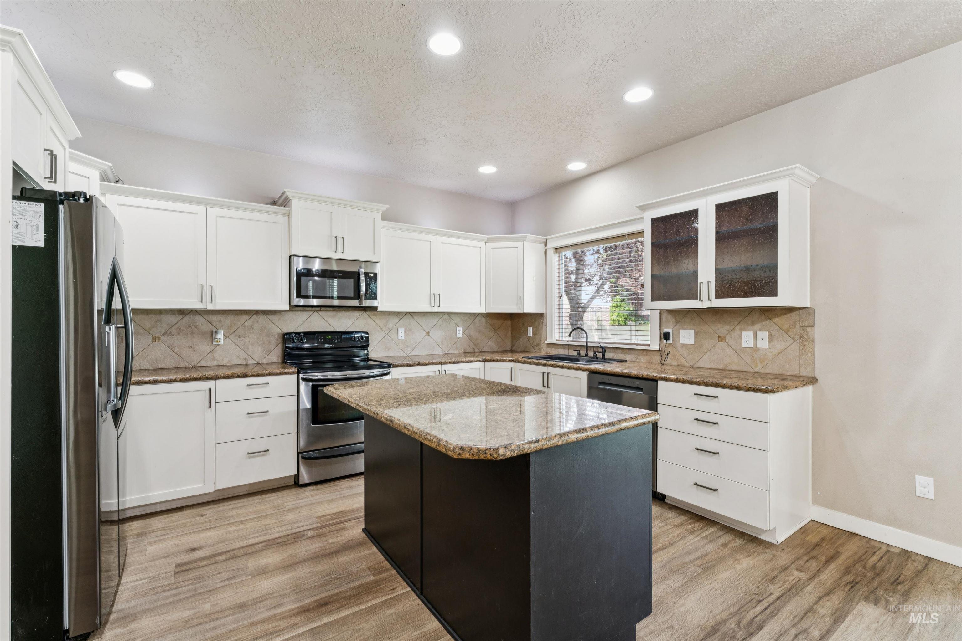1902 E Mountain Man, Meridian, Idaho 83646, 4 Bedrooms, 2.5 Bathrooms, Residential For Sale, Price $564,900,MLS 98995026