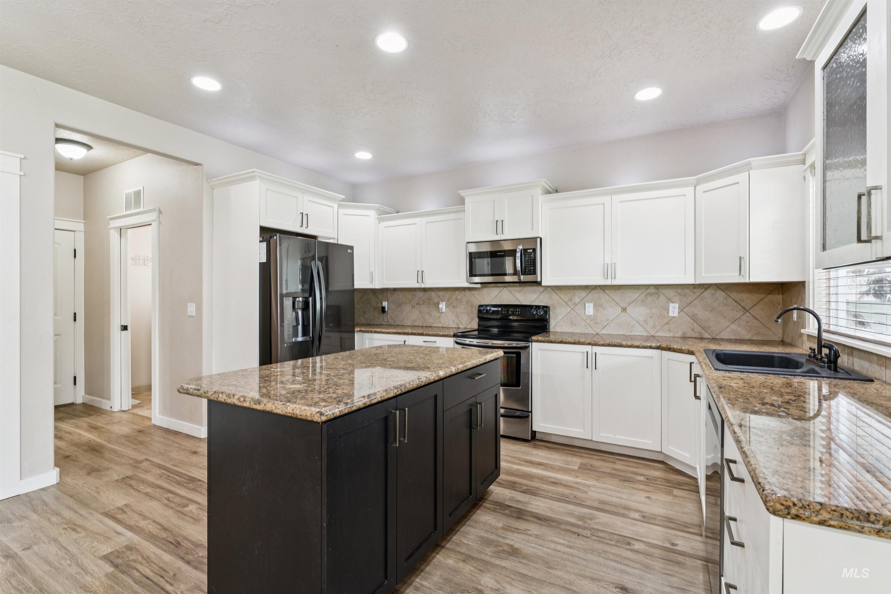 1902 E Mountain Man, Meridian, Idaho 83646, 4 Bedrooms, 2.5 Bathrooms, Residential For Sale, Price $564,900,MLS 98995026