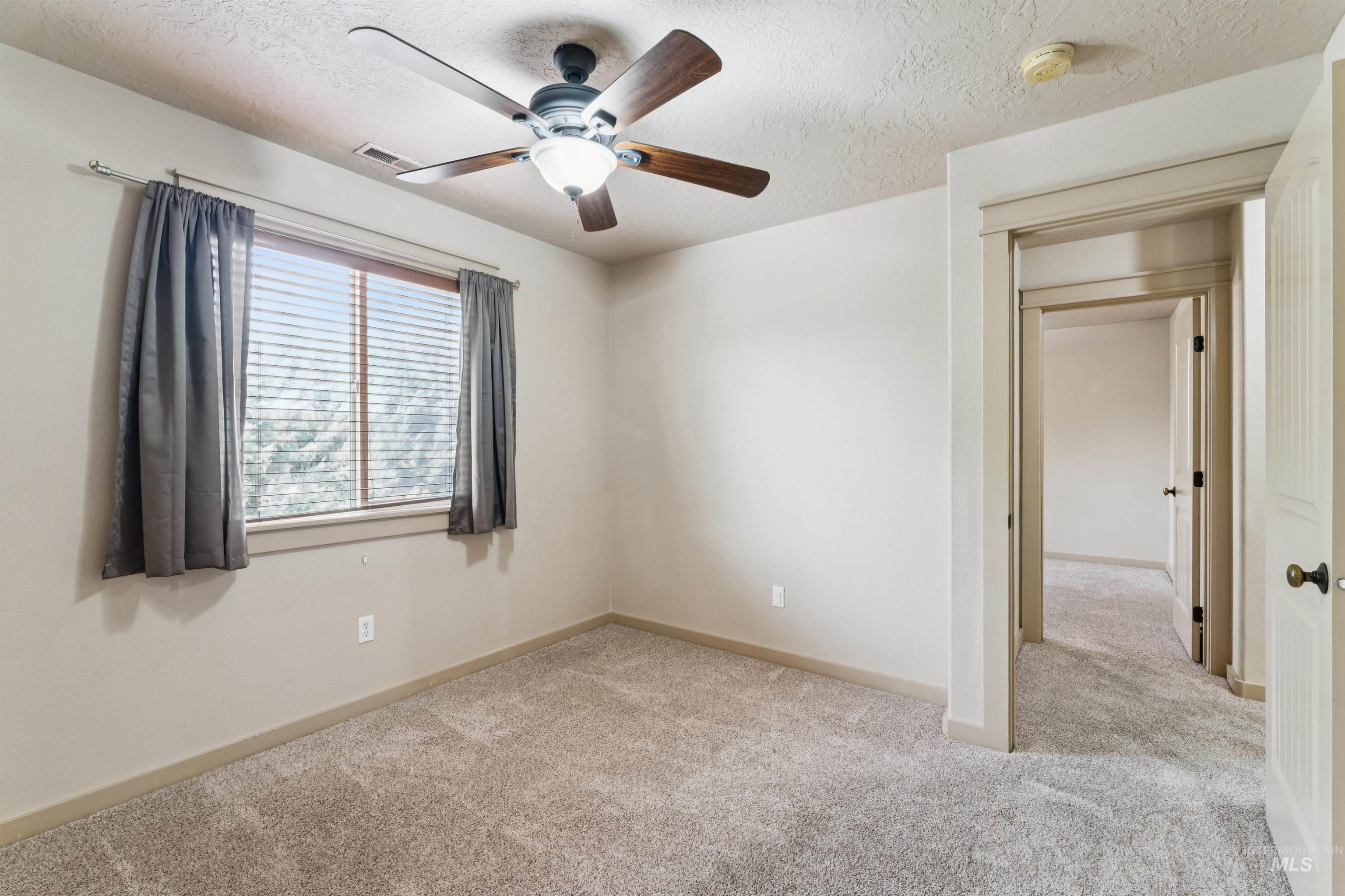 1902 E Mountain Man, Meridian, Idaho 83646, 4 Bedrooms, 2.5 Bathrooms, Residential For Sale, Price $564,900,MLS 98995026