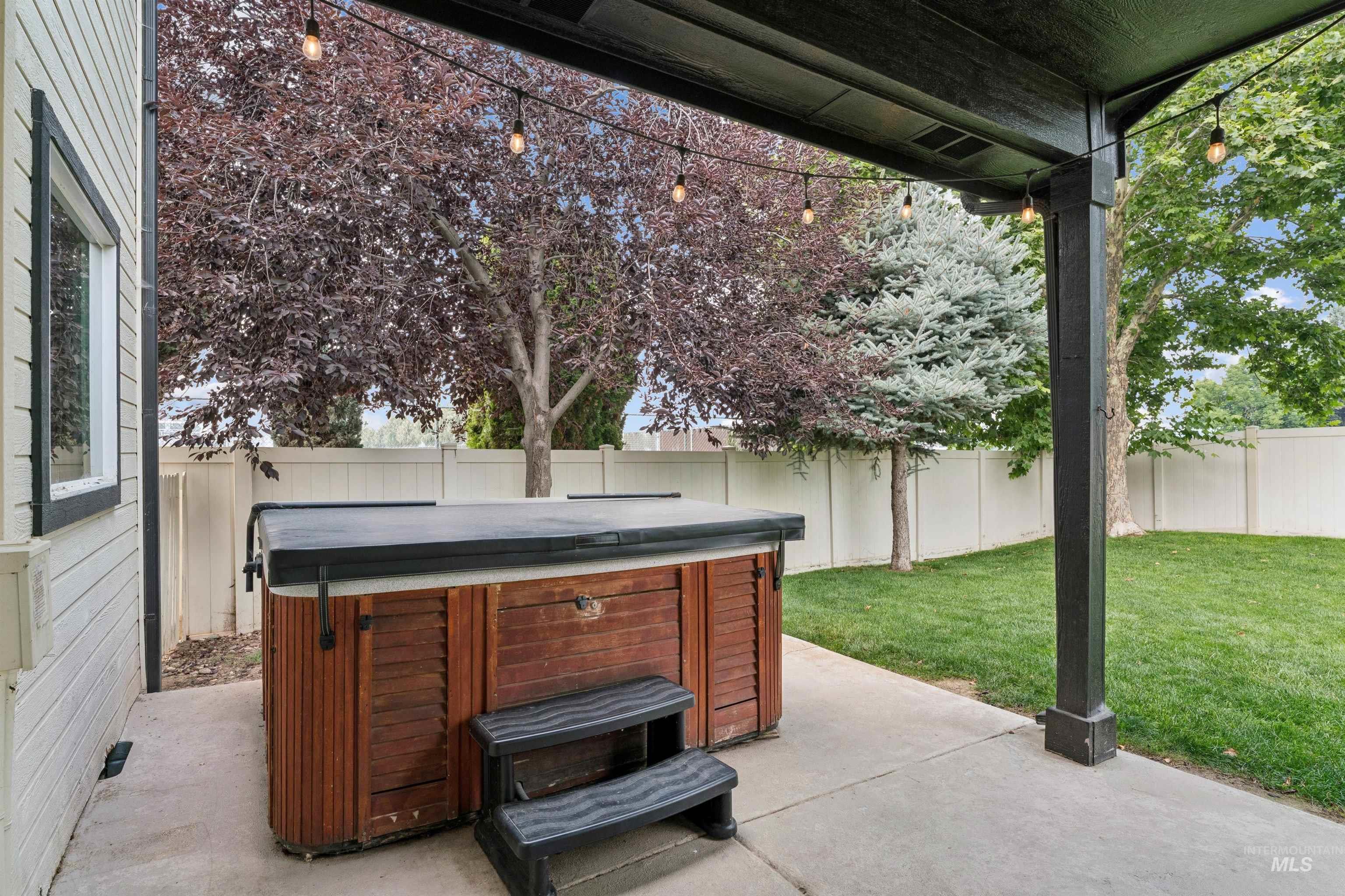 1902 E Mountain Man, Meridian, Idaho 83646, 4 Bedrooms, 2.5 Bathrooms, Residential For Sale, Price $564,900,MLS 98995026