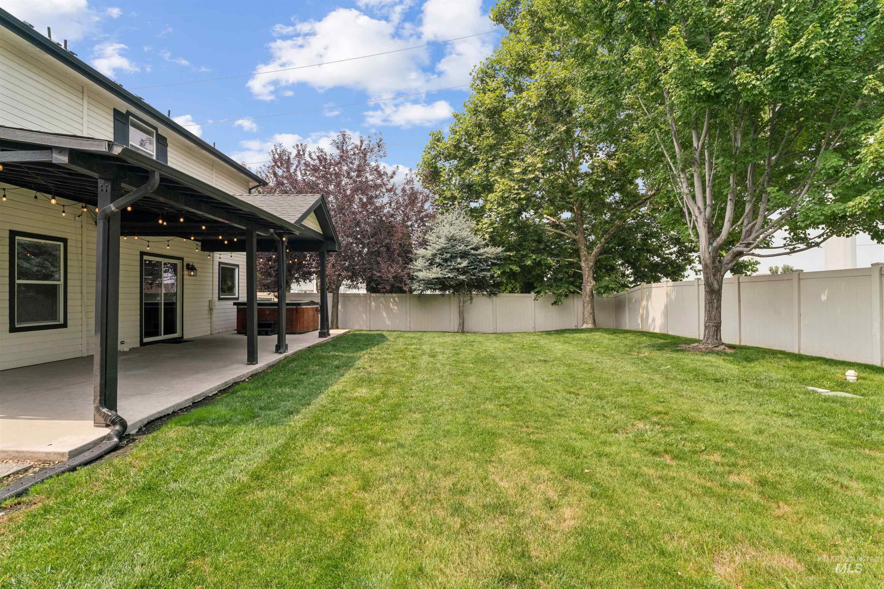 1902 E Mountain Man, Meridian, Idaho 83646, 4 Bedrooms, 2.5 Bathrooms, Residential For Sale, Price $564,900,MLS 98995026