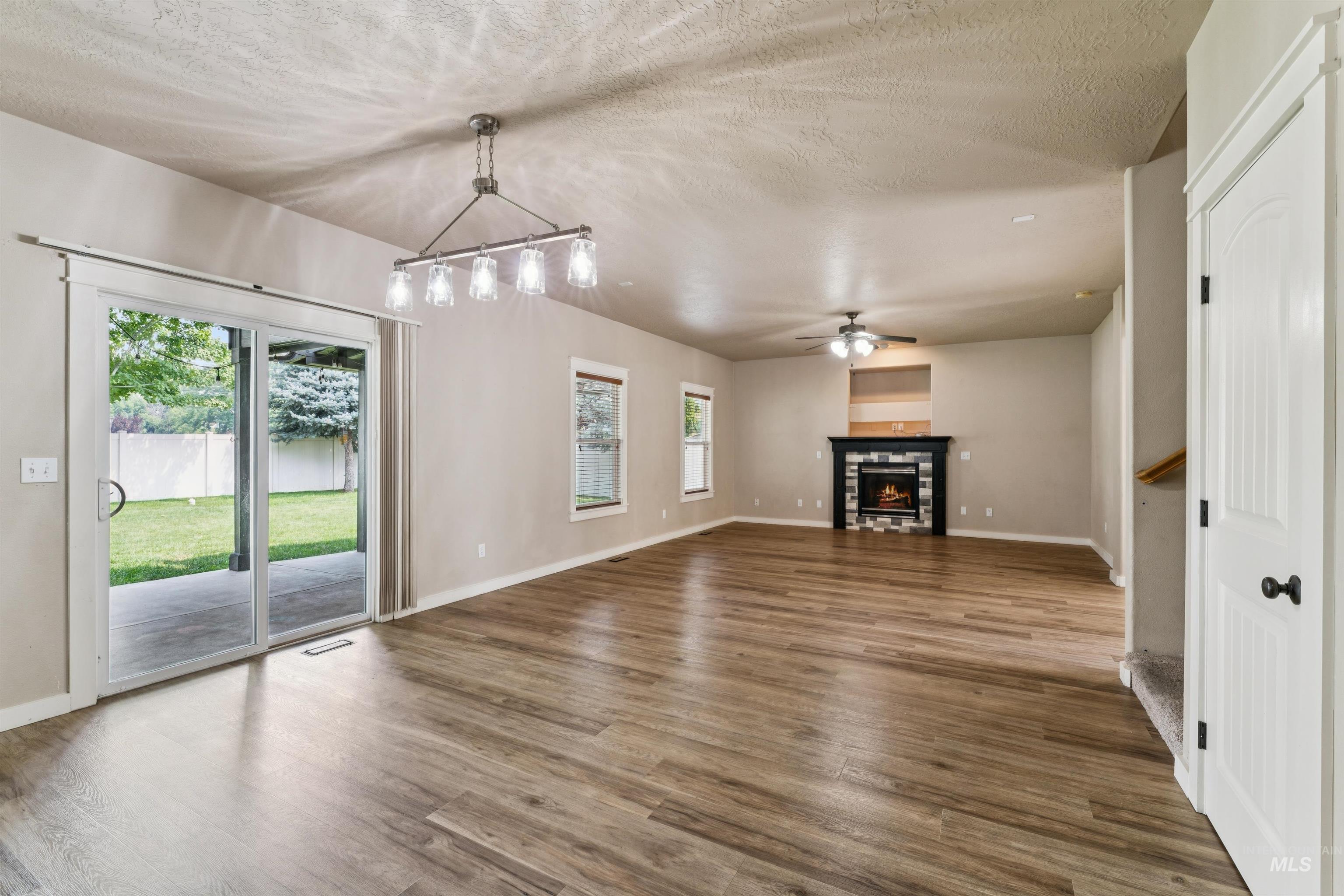 1902 E Mountain Man, Meridian, Idaho 83646, 4 Bedrooms, 2.5 Bathrooms, Residential For Sale, Price $564,900,MLS 98995026