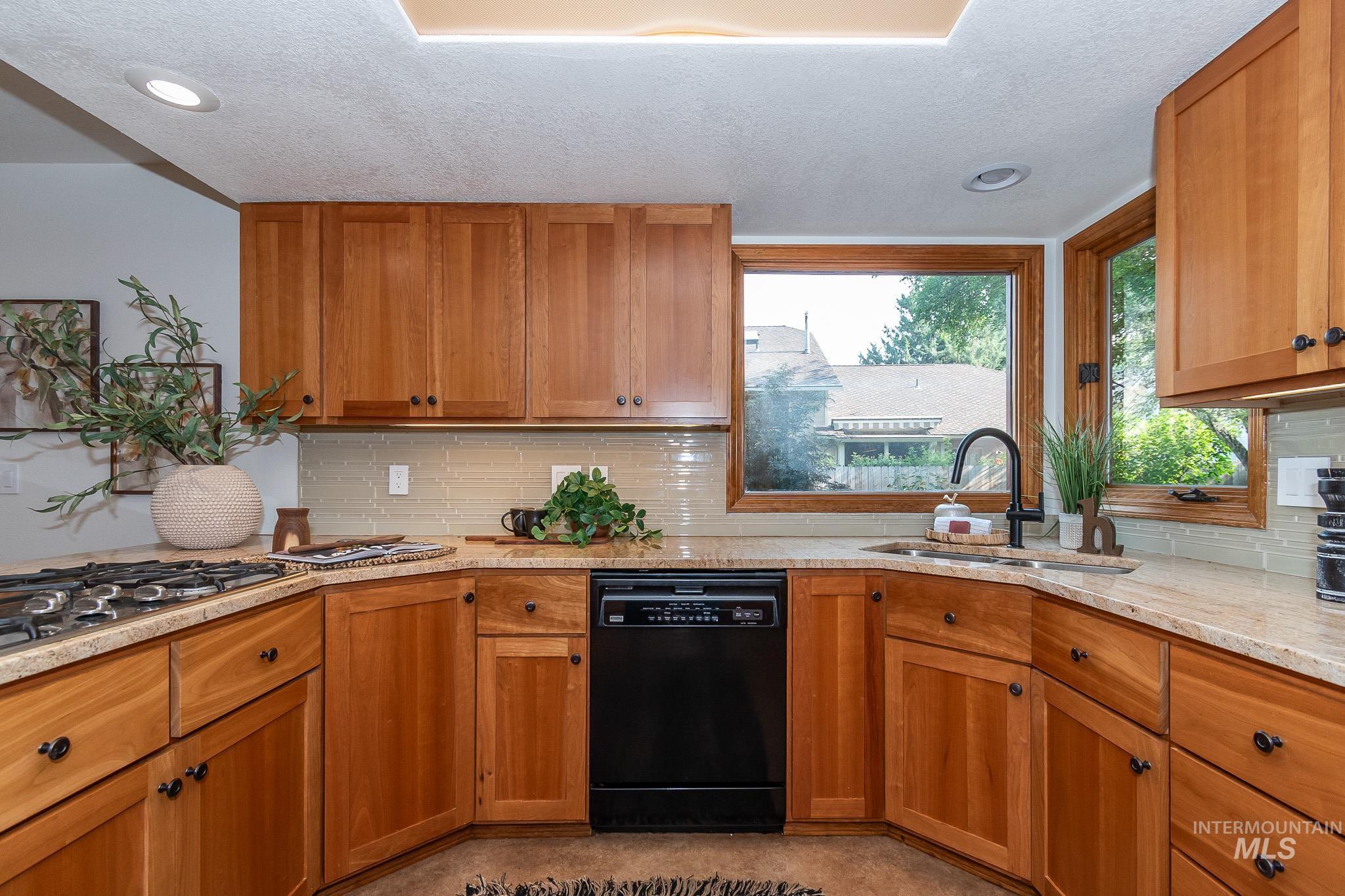 5678 W Gate House Ct, Boise, Idaho 83703, 3 Bedrooms, 2.5 Bathrooms, Residential For Sale, Price $650,000, 98995028