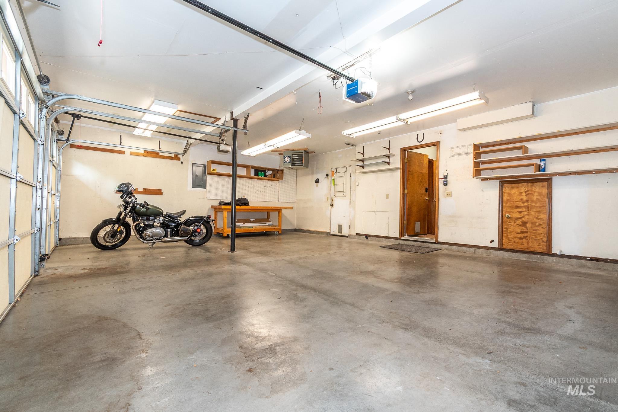 5678 W Gate House Ct, Boise, Idaho 83703, 3 Bedrooms, 2.5 Bathrooms, Residential For Sale, Price $650,000, 98995028