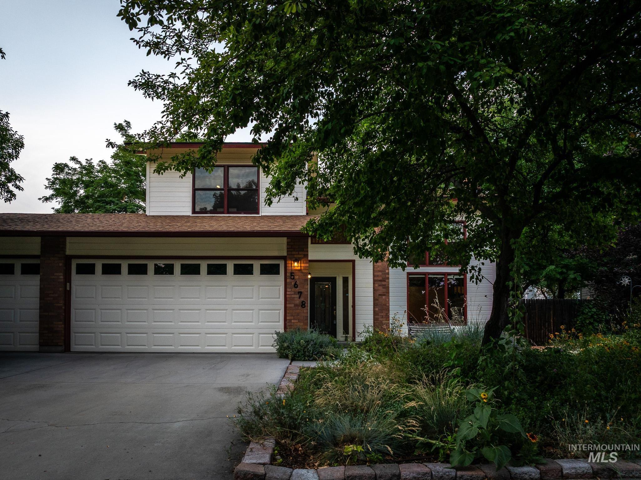 5678 W Gate House Ct, Boise, Idaho 83703, 3 Bedrooms, 2.5 Bathrooms, Residential For Sale, Price $650,000, 98995028