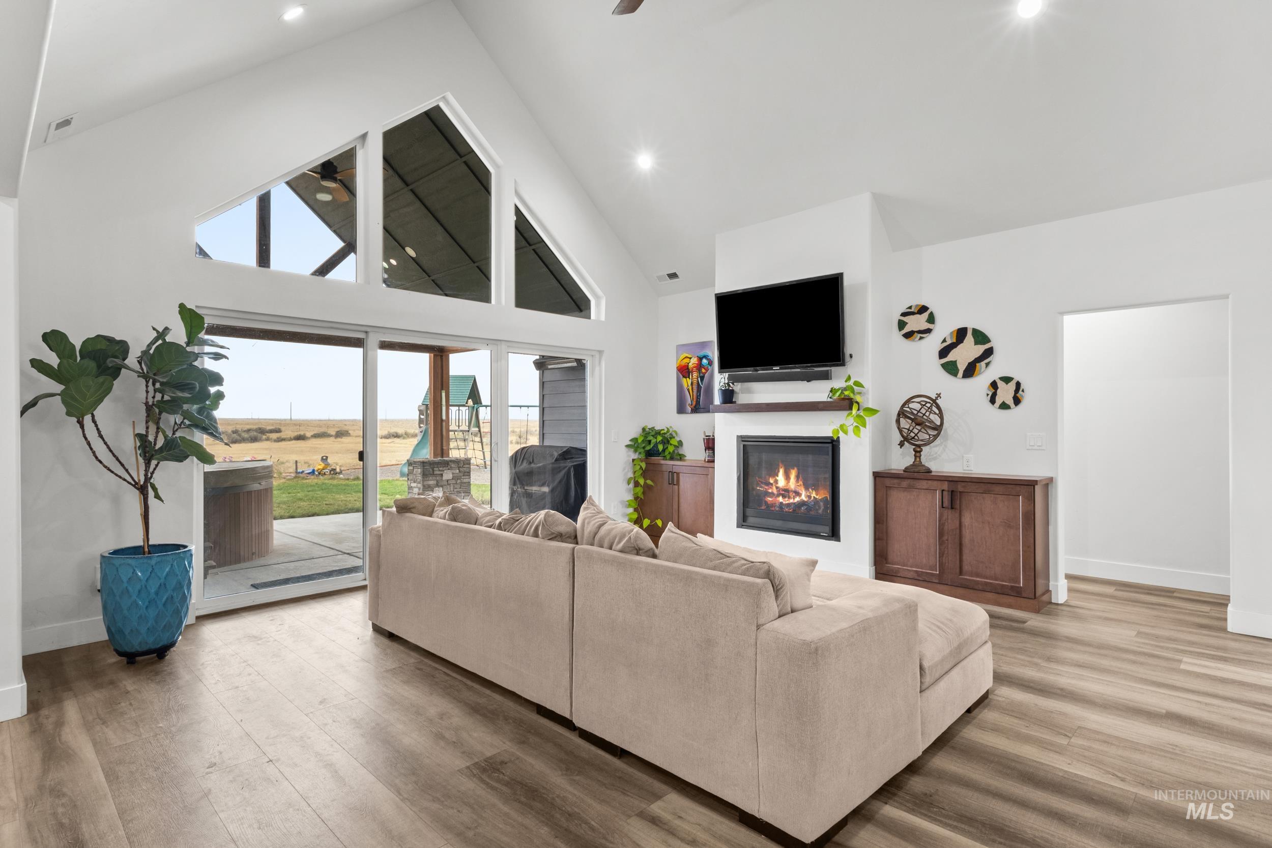 1936 E E Bonanza Ct, Mountain Home, Idaho 83647, 3 Bedrooms, 2 Bathrooms, Residential For Sale, Price $699,000, 98995030