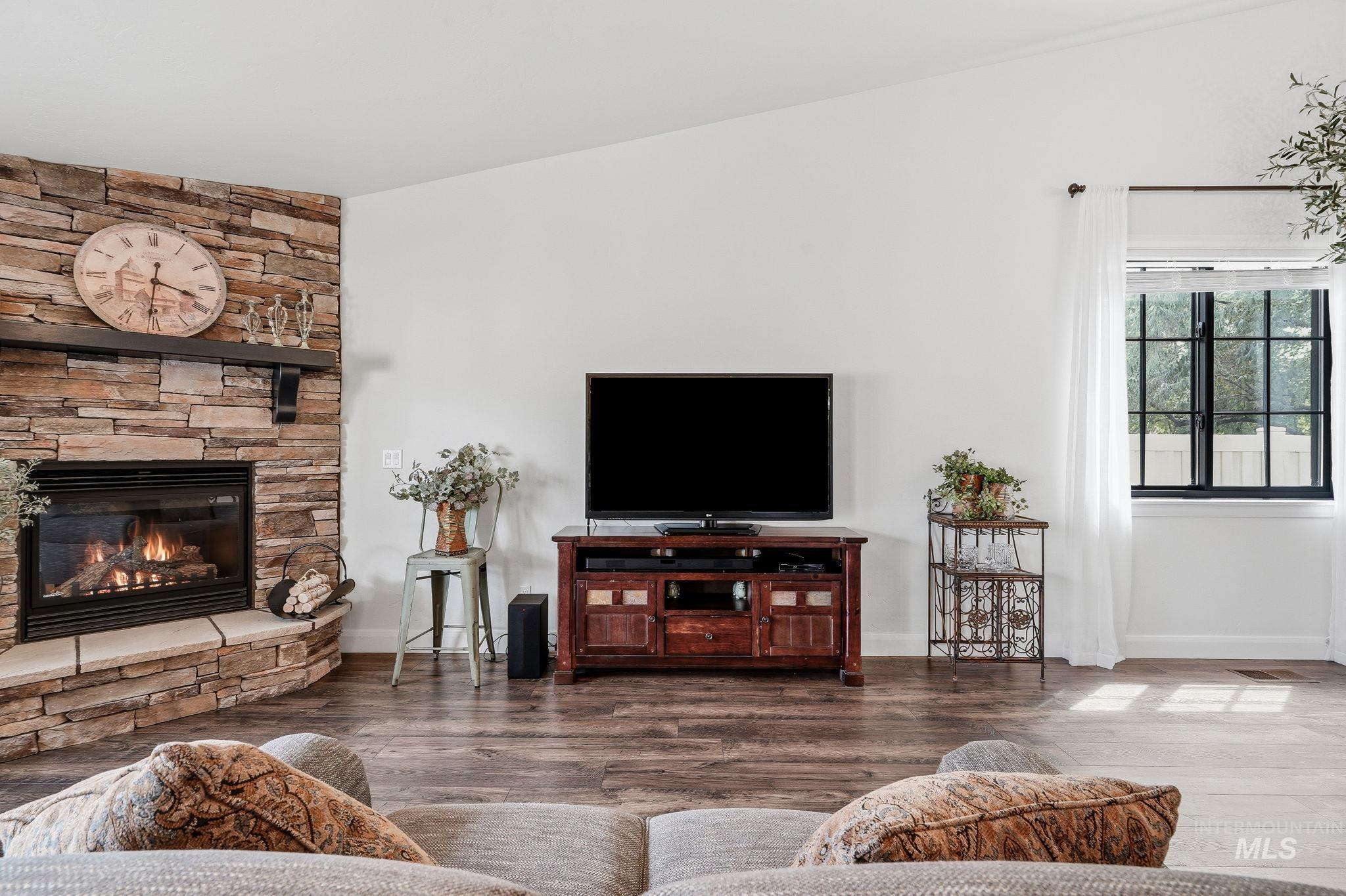 1778 Prairie View, Middleton, Idaho 83644, 3 Bedrooms, 2 Bathrooms, Residential For Sale, Price $419,990, 98995032