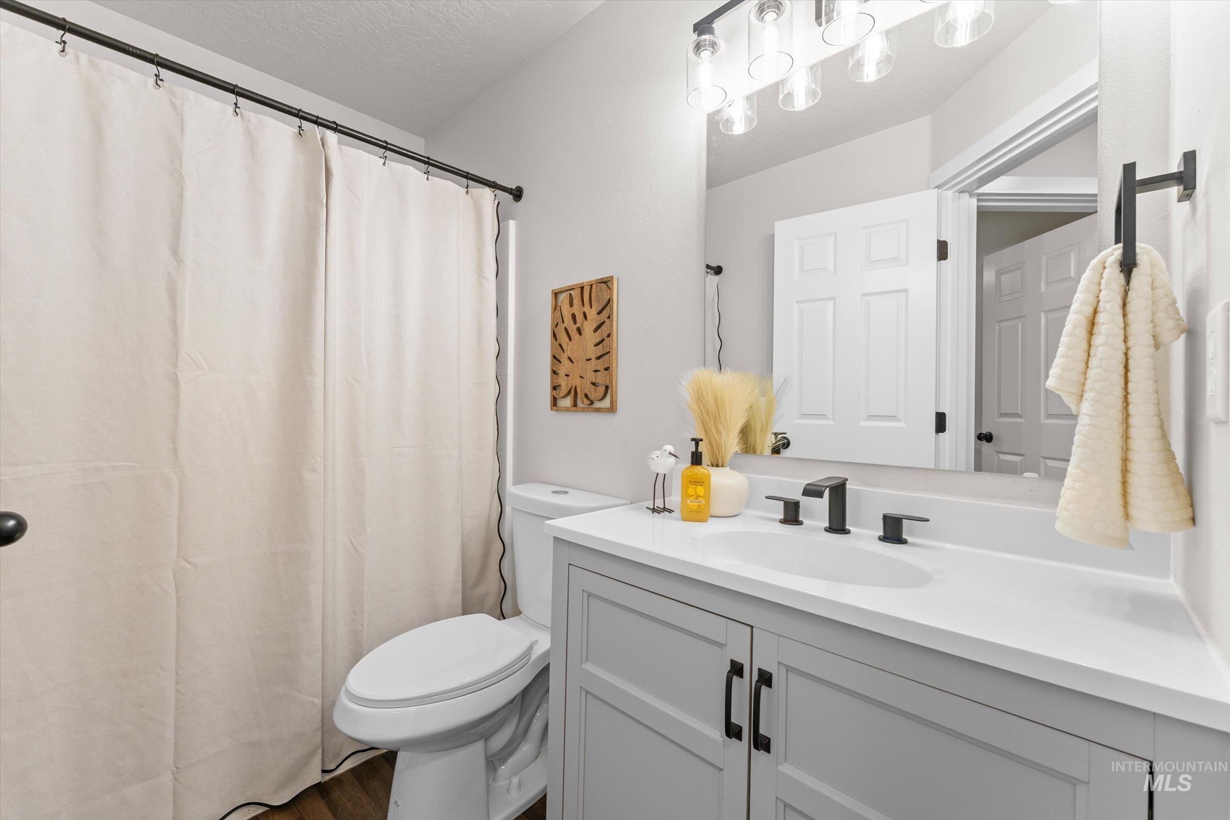 3324 E Princess Amy Ct, Nampa, Idaho 83687, 3 Bedrooms, 2 Bathrooms, Residential For Sale, Price $356,000, 98995037