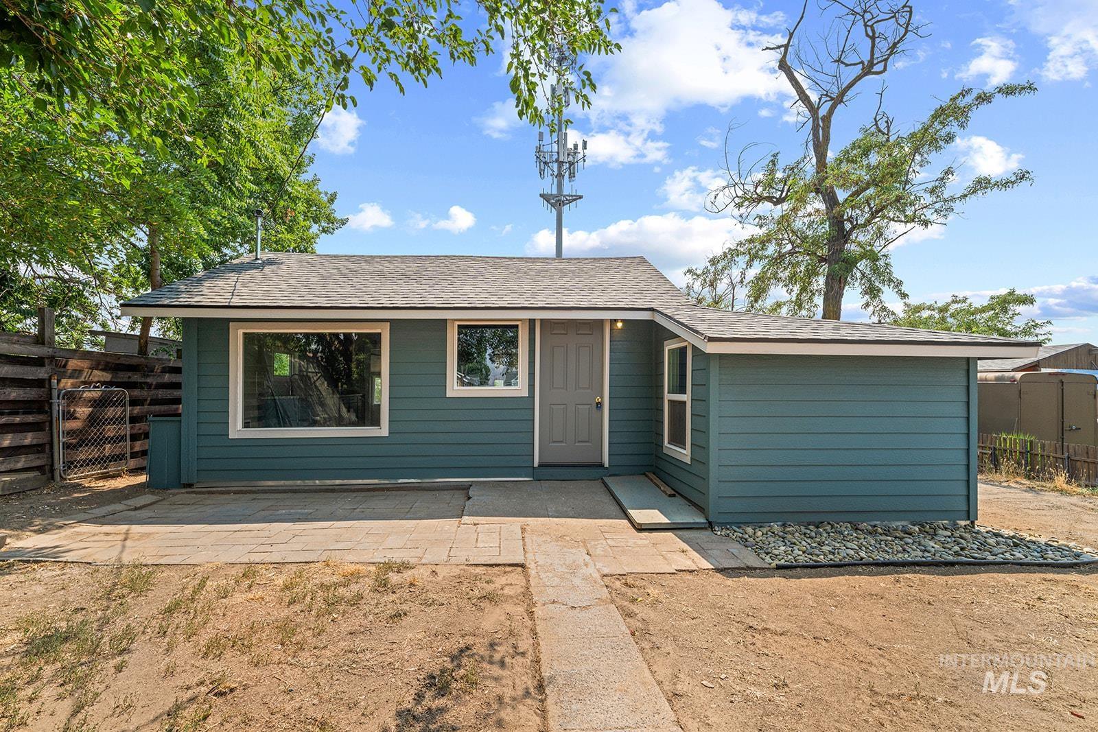 708 15th Avenue, Lewiston, Idaho 83501, 2 Bedrooms, 1 Bathroom, Residential For Sale, Price $219,900, 98995043