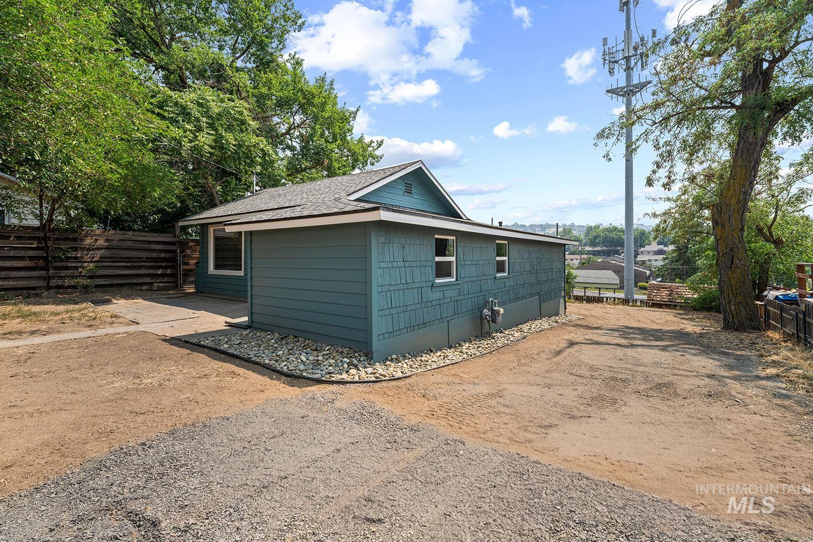 708 15th Avenue, Lewiston, Idaho 83501, 2 Bedrooms, 1 Bathroom, Residential For Sale, Price $219,900, 98995043
