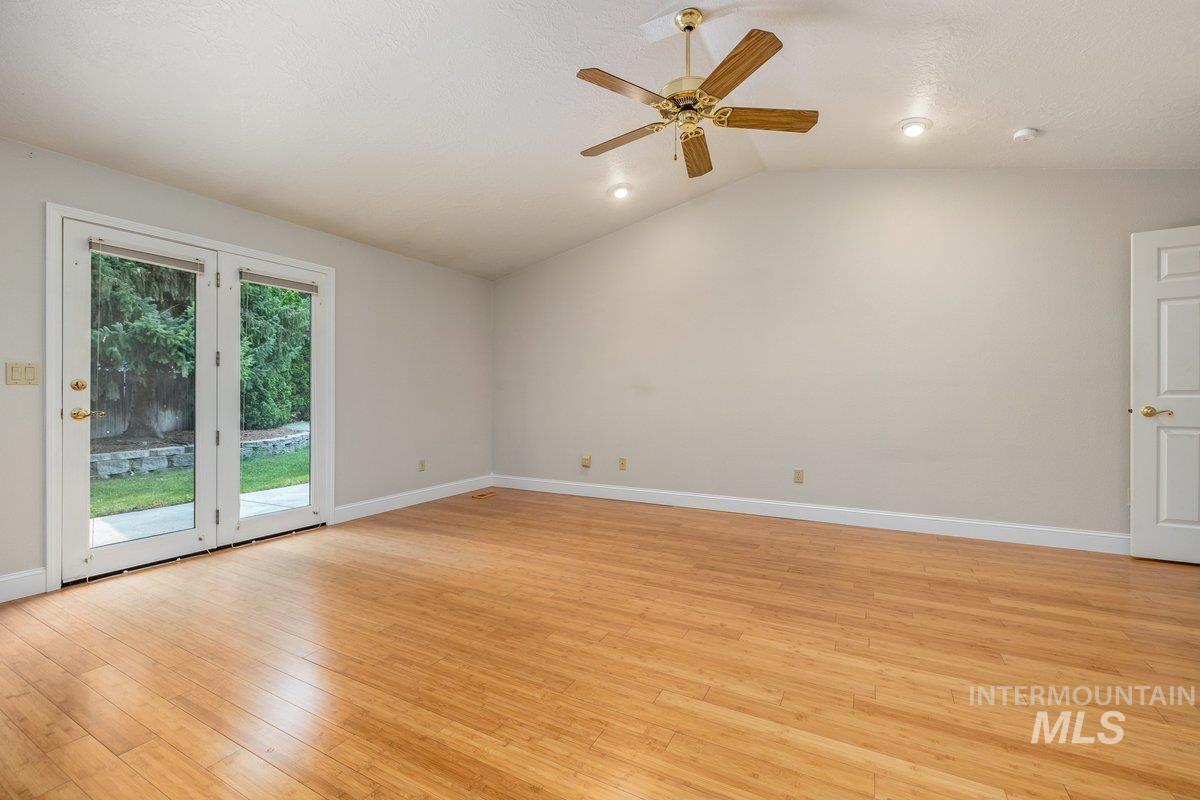 9922 W Aladar Ct, Boise, Idaho 83704, 3 Bedrooms, 2 Bathrooms, Residential For Sale, Price $572,000, 98995051