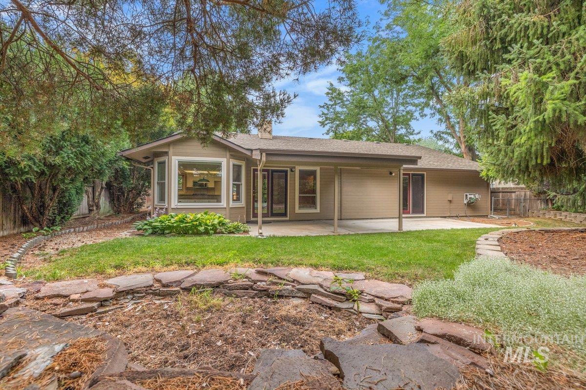 9922 W Aladar Ct, Boise, Idaho 83704, 3 Bedrooms, 2 Bathrooms, Residential For Sale, Price $572,000, 98995051