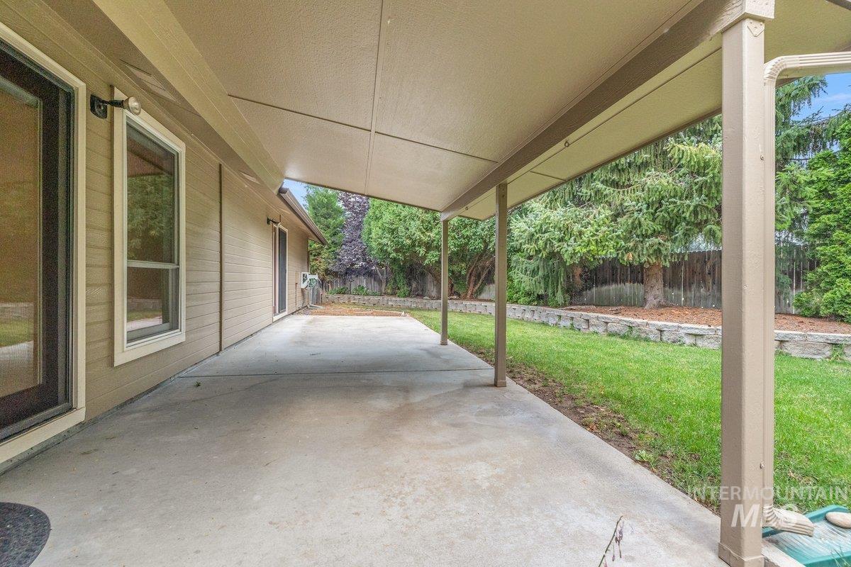 9922 W Aladar Ct, Boise, Idaho 83704, 3 Bedrooms, 2 Bathrooms, Residential For Sale, Price $572,000, 98995051