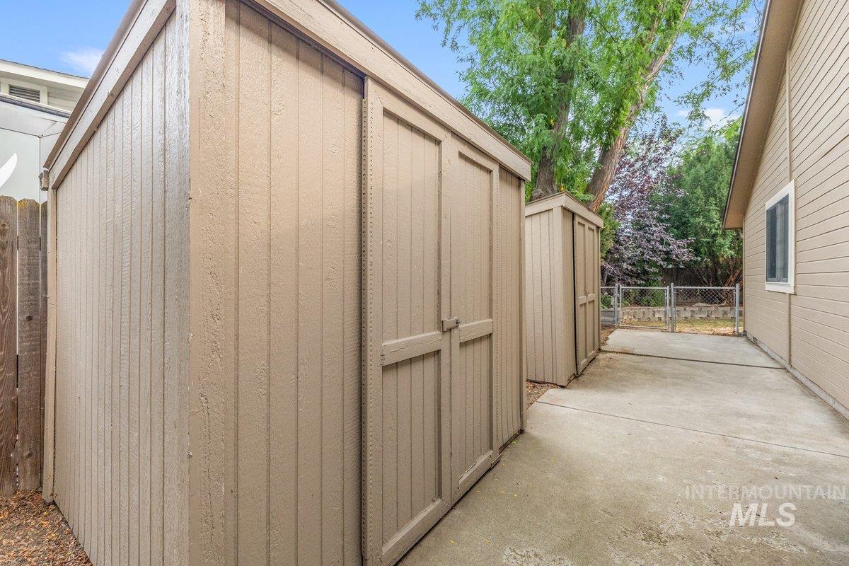 9922 W Aladar Ct, Boise, Idaho 83704, 3 Bedrooms, 2 Bathrooms, Residential For Sale, Price $572,000, 98995051