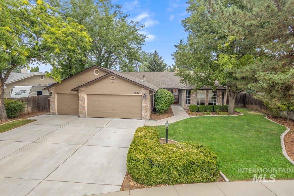 9922 W Aladar Ct, Boise, Idaho 83704, 3 Bedrooms, 2 Bathrooms, Residential For Sale, Price $572,000, 98995051