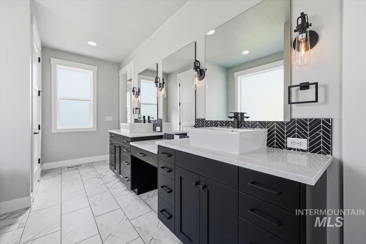 4819 Gap Creek Ave., Caldwell, Idaho 83607, 3 Bedrooms, 2.5 Bathrooms, Residential For Sale, Price $676,767,MLS 98995055