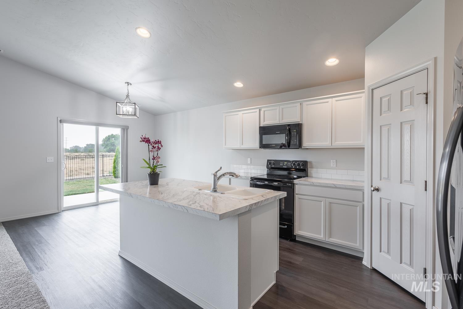1545 N Thistle Dr, Kuna, Idaho 83634, 3 Bedrooms, 2 Bathrooms, Residential For Sale, Price $455,000, 98995056