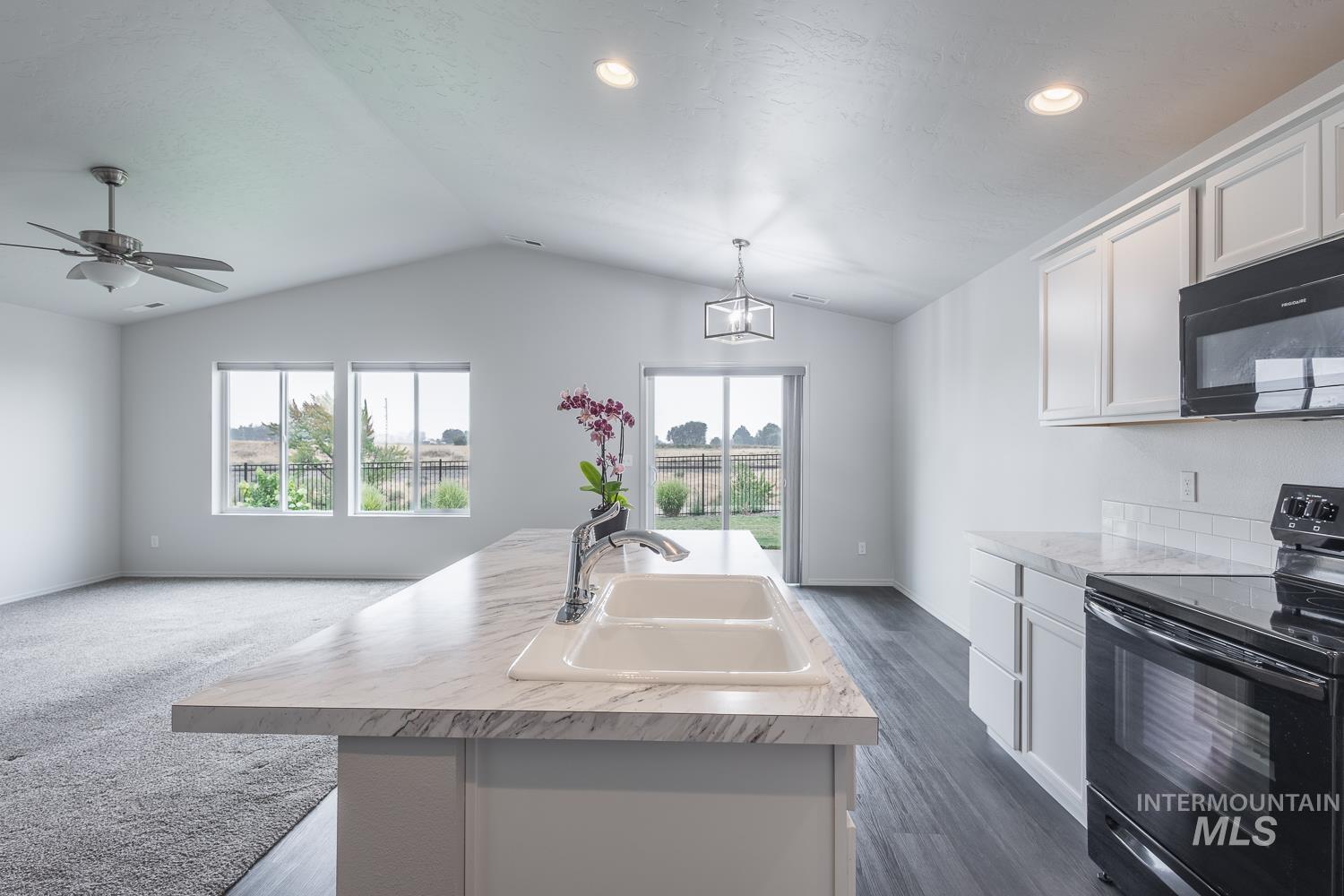 1545 N Thistle Dr, Kuna, Idaho 83634, 3 Bedrooms, 2 Bathrooms, Residential For Sale, Price $455,000, 98995056
