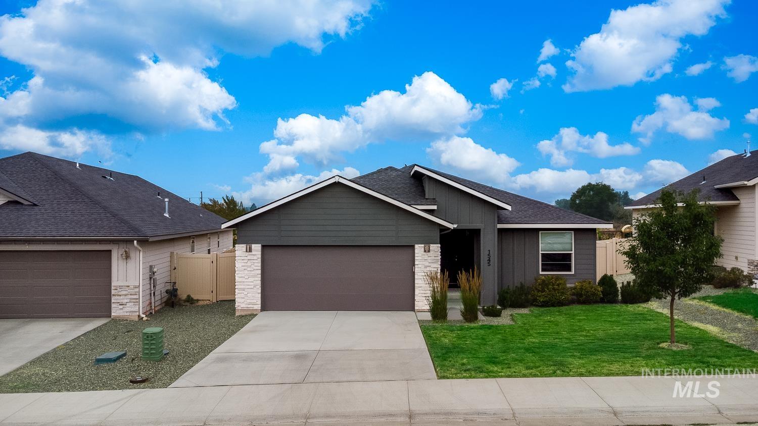 1545 N Thistle Dr, Kuna, Idaho 83634, 3 Bedrooms, 2 Bathrooms, Residential For Sale, Price $455,000, 98995056