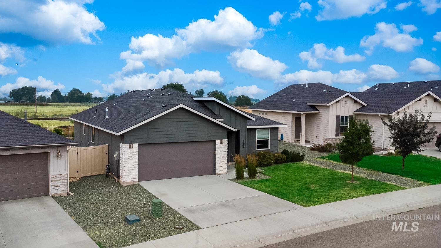 1545 N Thistle Dr, Kuna, Idaho 83634, 3 Bedrooms, 2 Bathrooms, Residential For Sale, Price $455,000, 98995056
