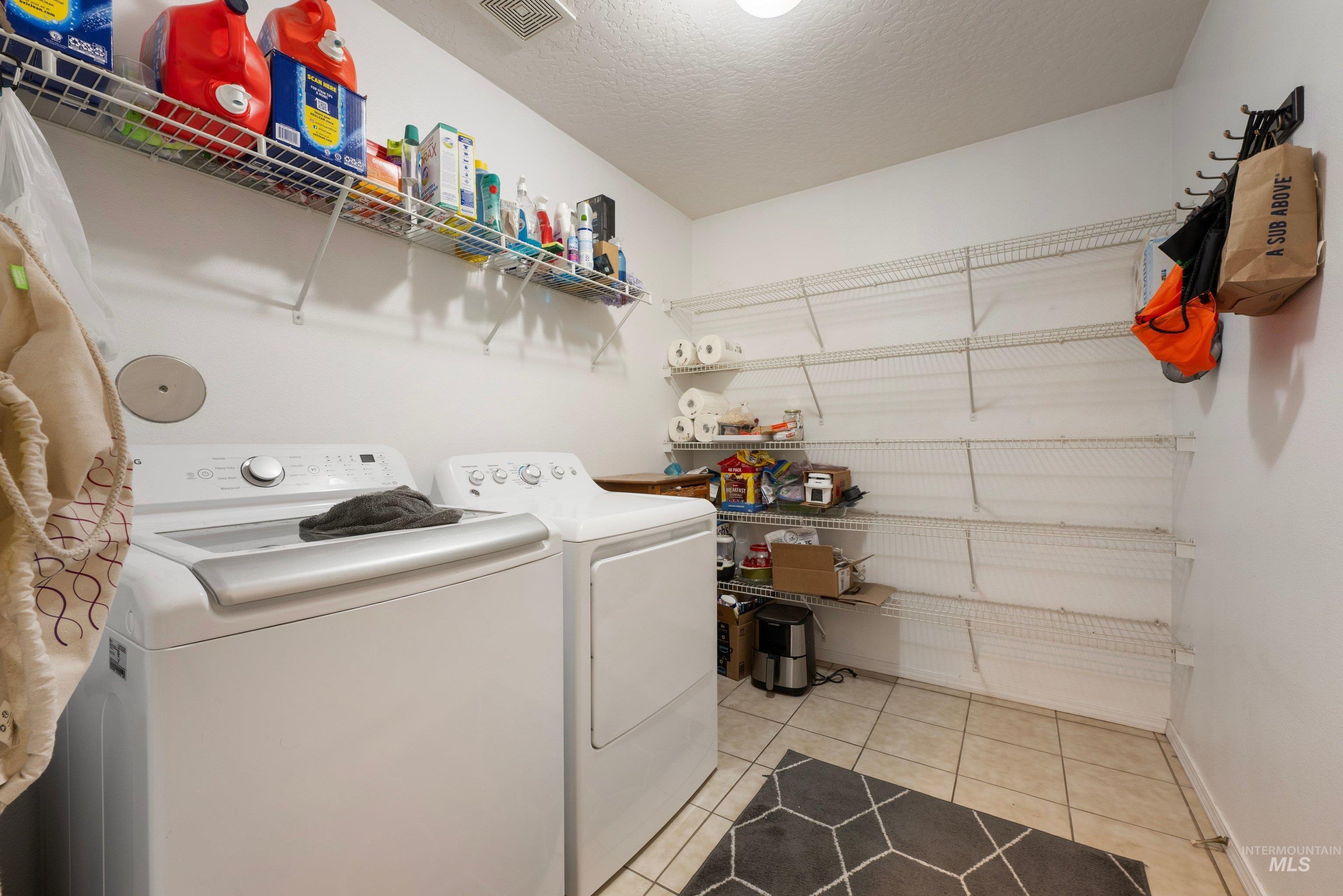 106 Bridgeport Ave., Caldwell, Idaho 83605, 3 Bedrooms, 2 Bathrooms, Residential For Sale, Price $360,000,MLS 98995060