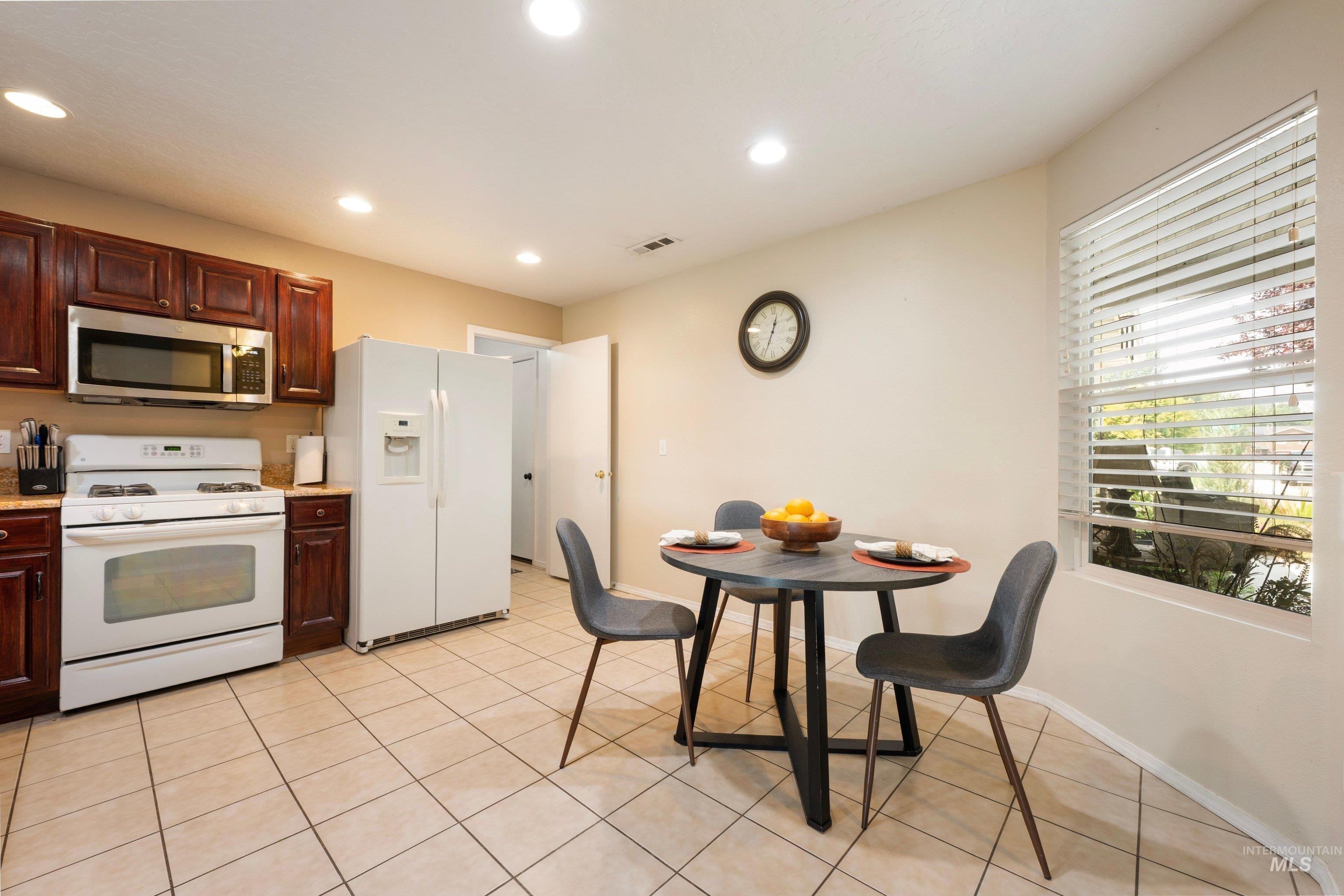 106 Bridgeport Ave., Caldwell, Idaho 83605, 3 Bedrooms, 2 Bathrooms, Residential For Sale, Price $360,000,MLS 98995060