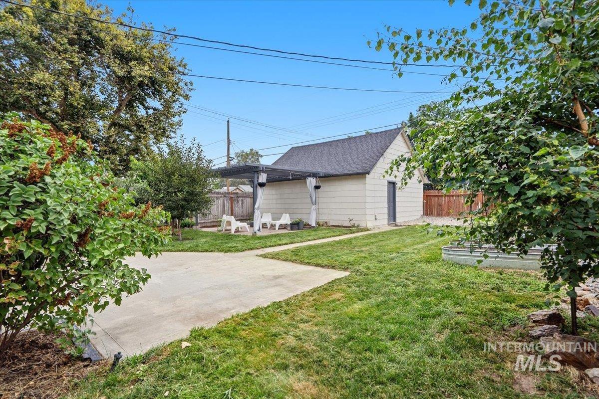 421 E 2nd St, Emmett, Idaho 83617, 4 Bedrooms, 2 Bathrooms, Residential For Sale, Price $575,000,MLS 98995061