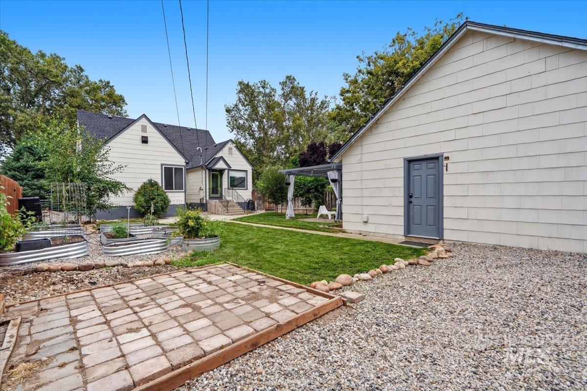 421 E 2nd St, Emmett, Idaho 83617, 4 Bedrooms, 2 Bathrooms, Residential For Sale, Price $575,000,MLS 98995061