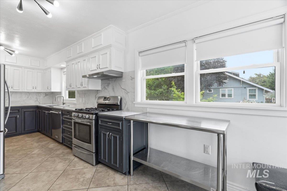 421 E 2nd St, Emmett, Idaho 83617, 4 Bedrooms, 2 Bathrooms, Residential For Sale, Price $575,000,MLS 98995061
