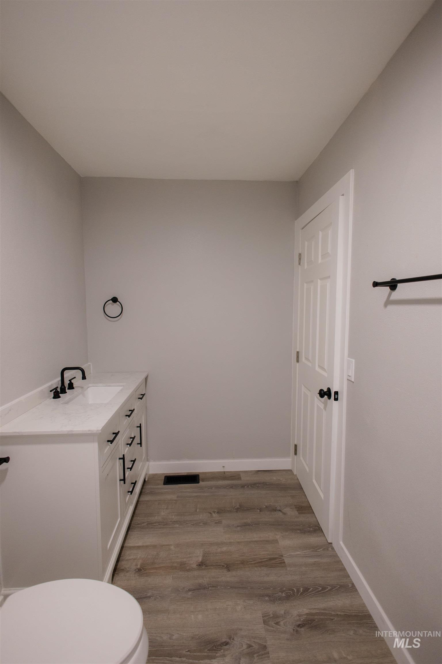 870 N 10th E, Mountain Home, Idaho 83647, 4 Bedrooms, 2 Bathrooms, Residential For Sale, Price $369,900,MLS 98995062