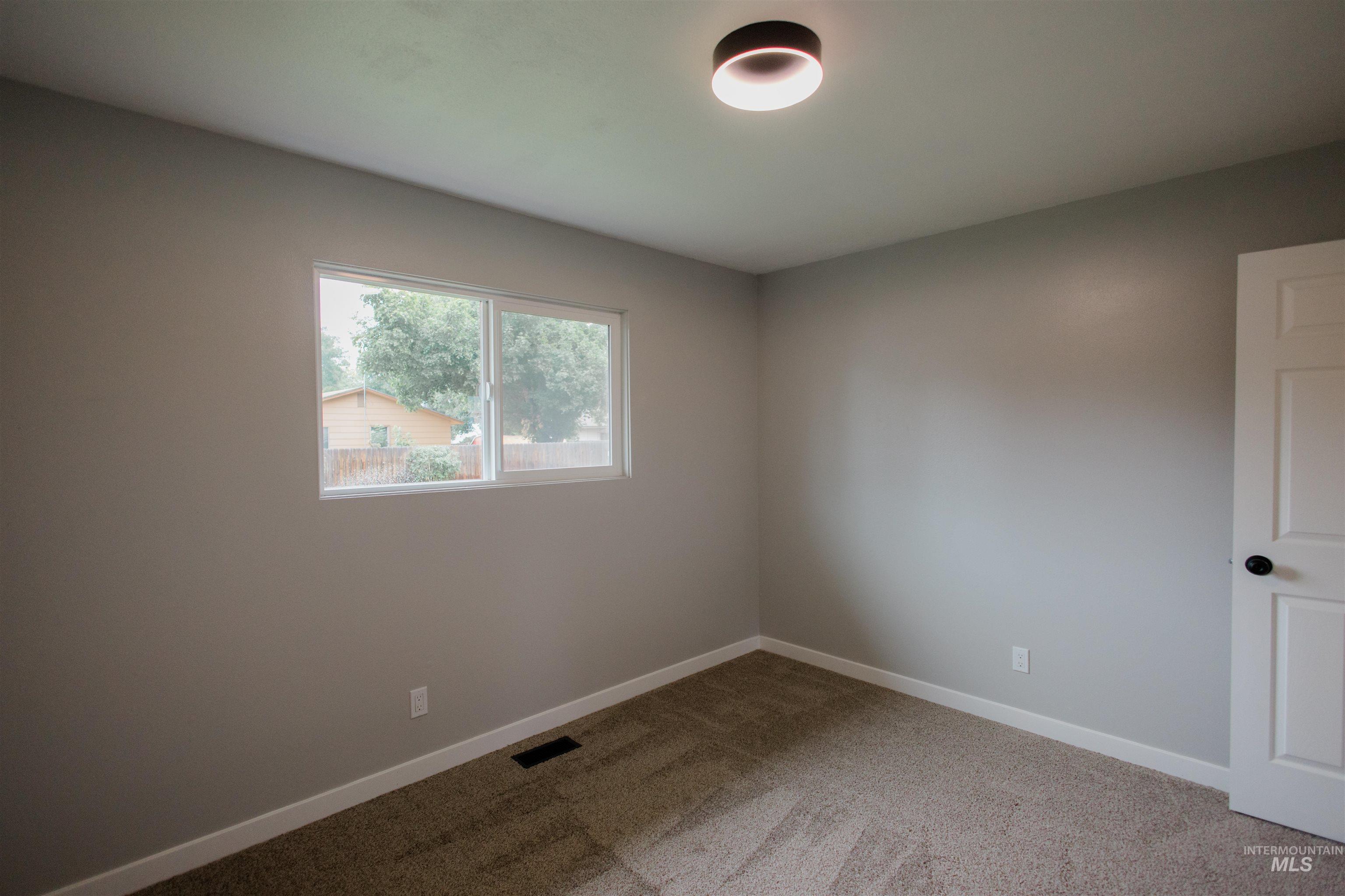870 N 10th E, Mountain Home, Idaho 83647, 4 Bedrooms, 2 Bathrooms, Residential For Sale, Price $369,900,MLS 98995062