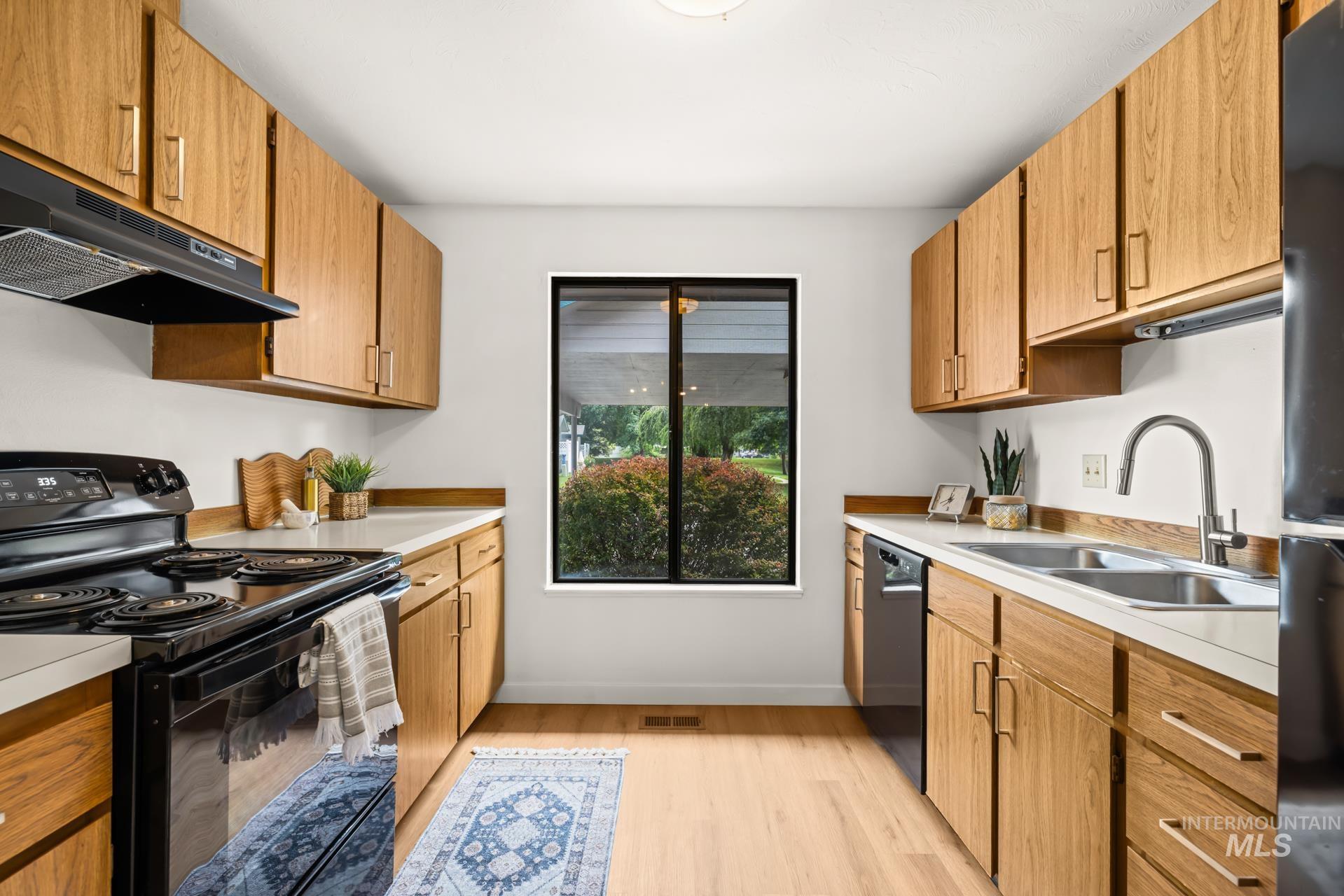 452 E Chester Ln, Boise, Idaho 83706, 2 Bedrooms, 2 Bathrooms, Residential For Sale, Price $339,900, 98995066