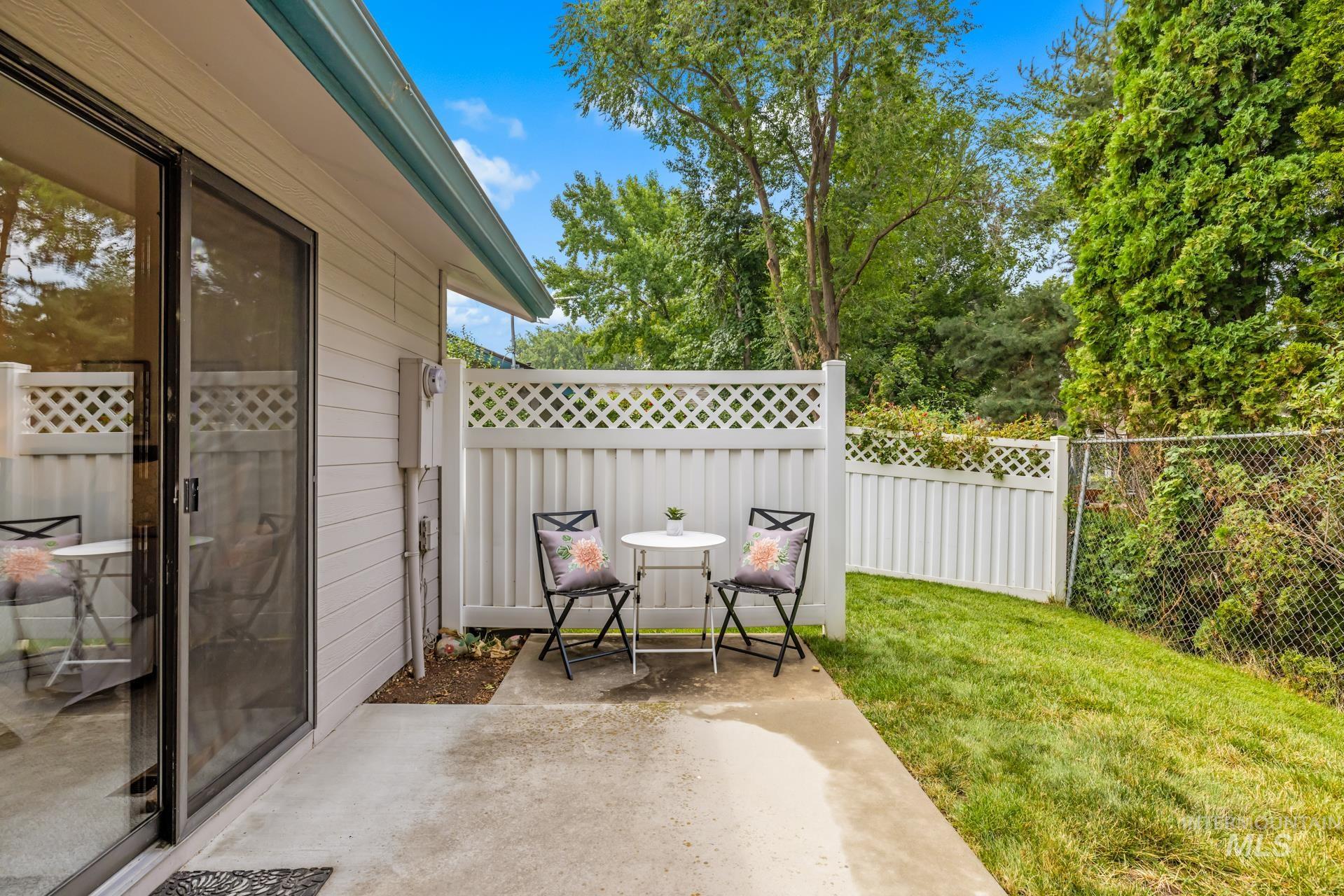 452 E Chester Ln, Boise, Idaho 83706, 2 Bedrooms, 2 Bathrooms, Residential For Sale, Price $339,900, 98995066