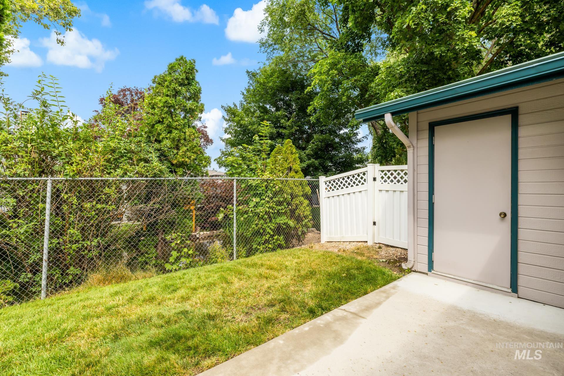452 E Chester Ln, Boise, Idaho 83706, 2 Bedrooms, 2 Bathrooms, Residential For Sale, Price $339,900, 98995066