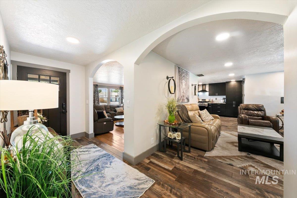 2845 S Chinkapin Ave, Boise, Idaho 83709, 3 Bedrooms, 2 Bathrooms, Residential For Sale, Price $750,000,MLS 98995071
