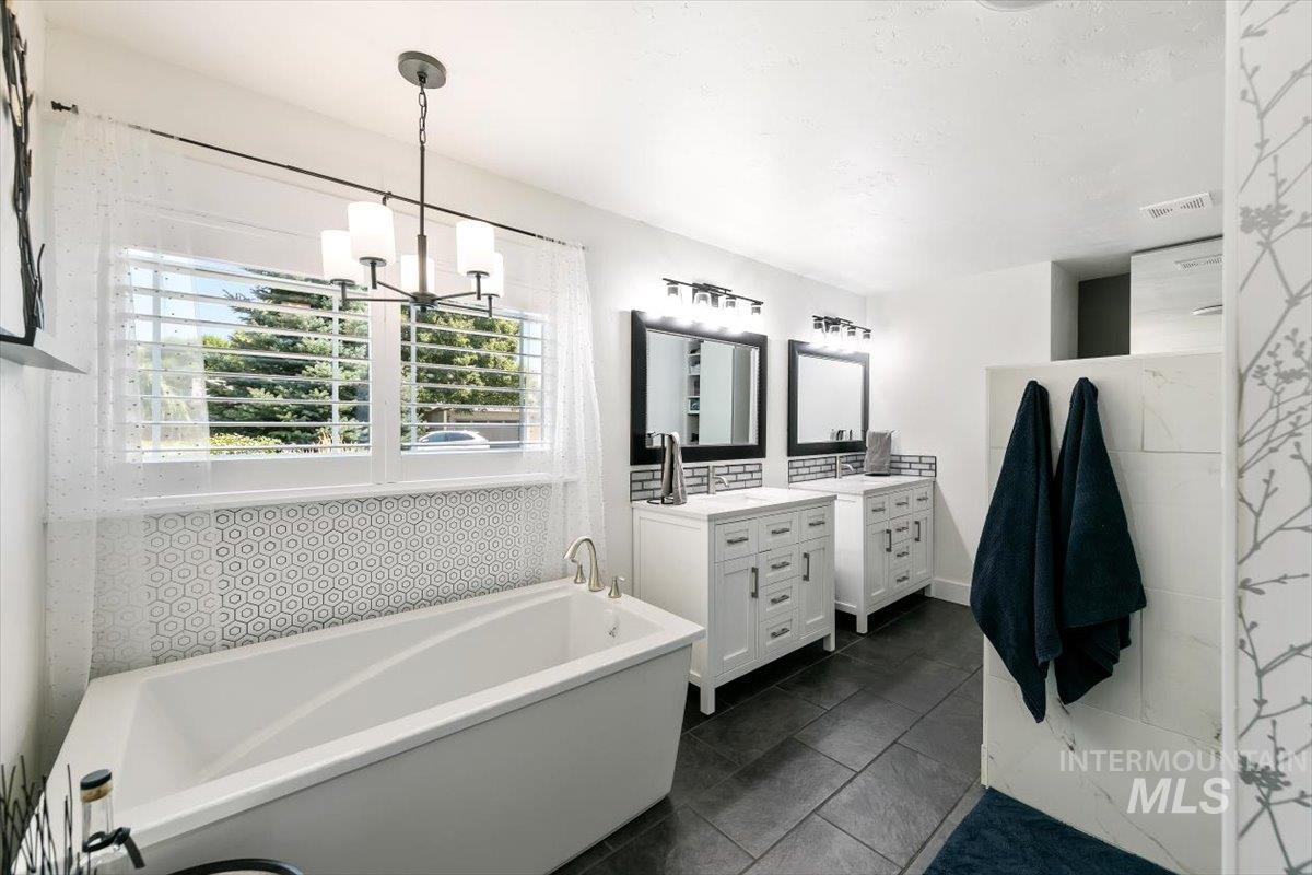 2845 S Chinkapin Ave, Boise, Idaho 83709, 3 Bedrooms, 2 Bathrooms, Residential For Sale, Price $750,000,MLS 98995071