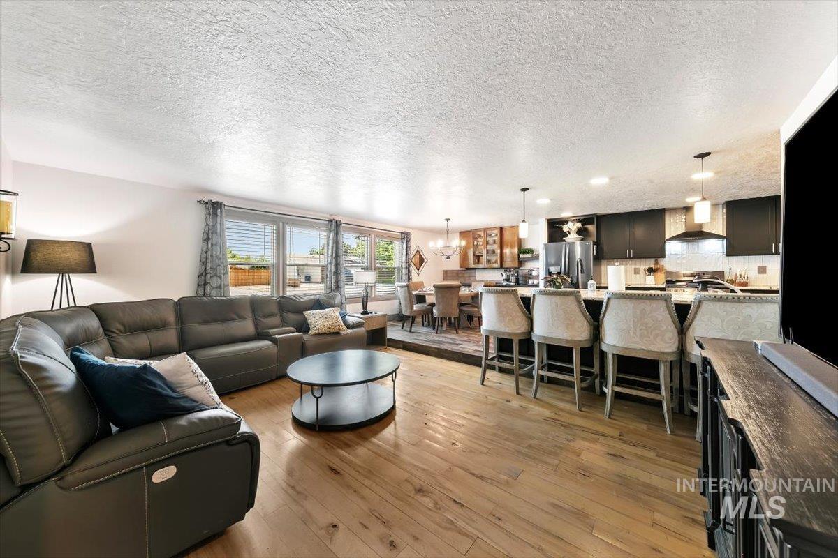 2845 S Chinkapin Ave, Boise, Idaho 83709, 3 Bedrooms, 2 Bathrooms, Residential For Sale, Price $750,000,MLS 98995071