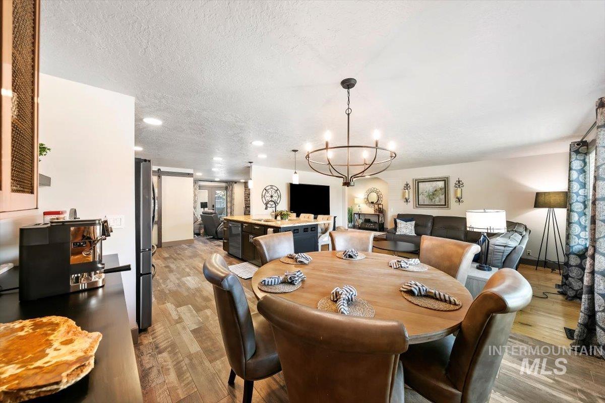 2845 S Chinkapin Ave, Boise, Idaho 83709, 3 Bedrooms, 2 Bathrooms, Residential For Sale, Price $750,000,MLS 98995071