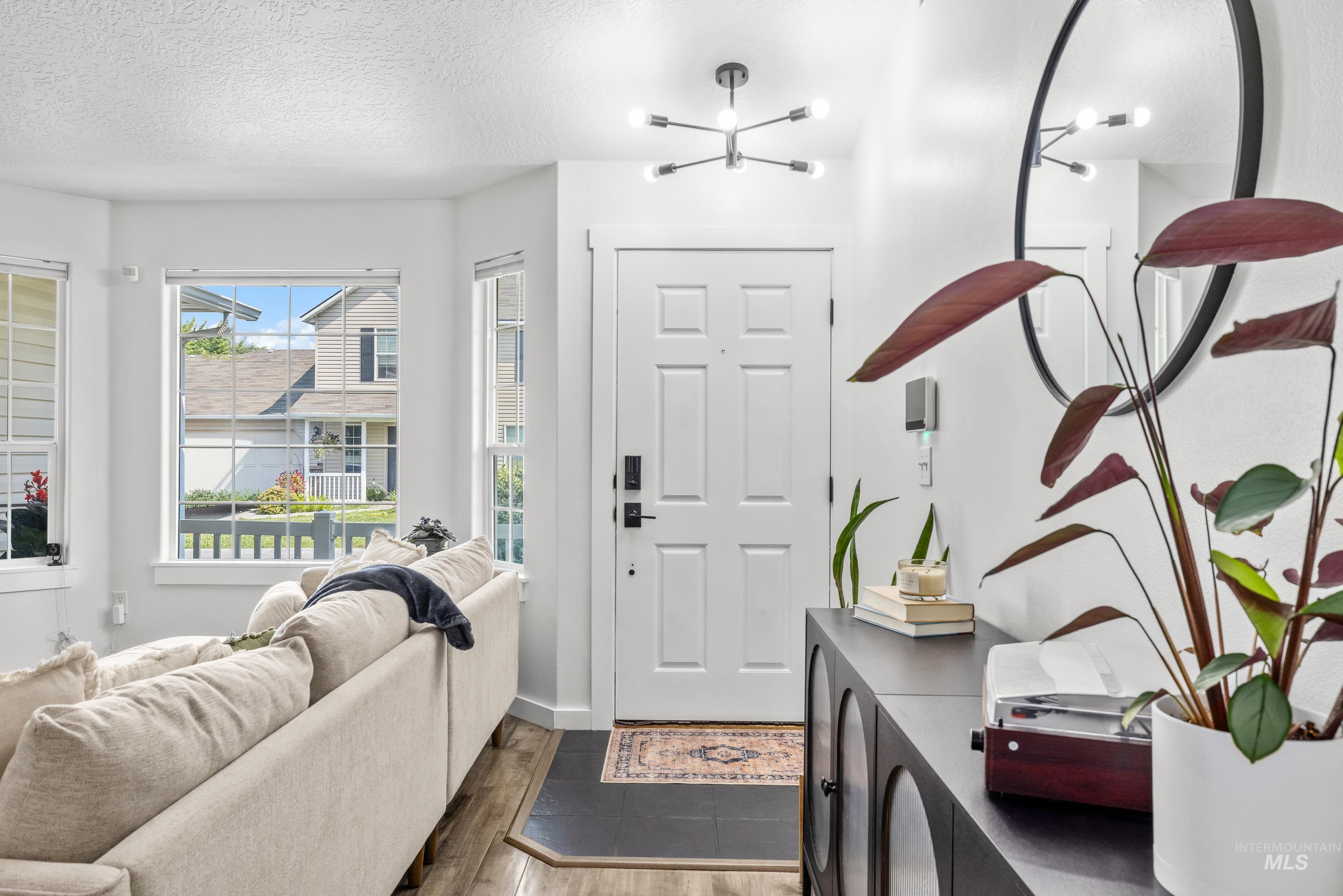 3280 S Capistrano Ave, Boise, Idaho 83705, 3 Bedrooms, 2 Bathrooms, Residential For Sale, Price $454,800,MLS 98995072