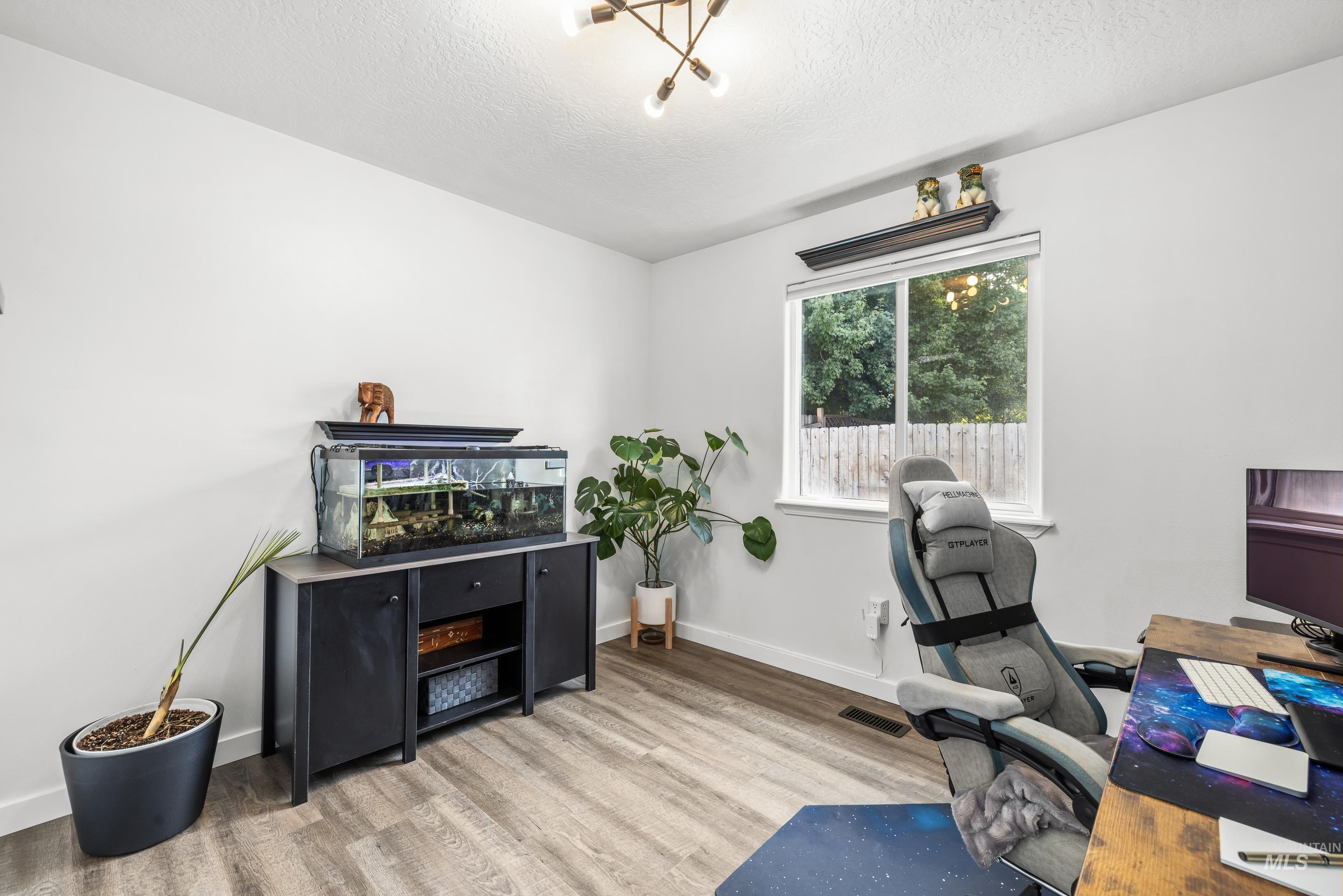 3280 S Capistrano Ave, Boise, Idaho 83705, 3 Bedrooms, 2 Bathrooms, Residential For Sale, Price $454,800,MLS 98995072