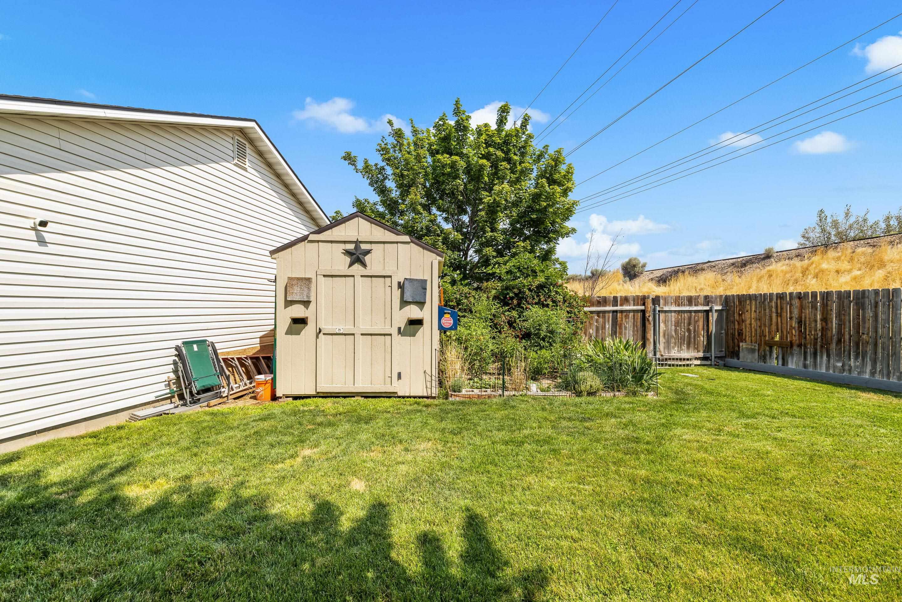 3280 S Capistrano Ave, Boise, Idaho 83705, 3 Bedrooms, 2 Bathrooms, Residential For Sale, Price $454,800,MLS 98995072