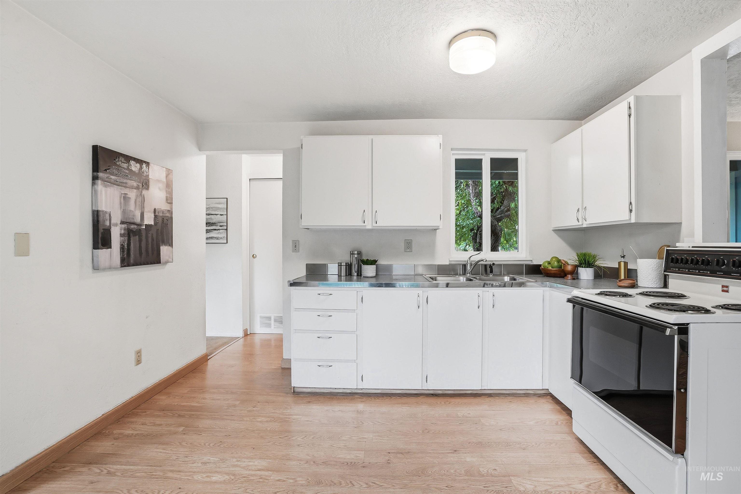 2740 N 38th St, Boise, Idaho 83703, 3 Bedrooms, 1 Bathroom, Residential For Sale, Price $424,900, 98995073