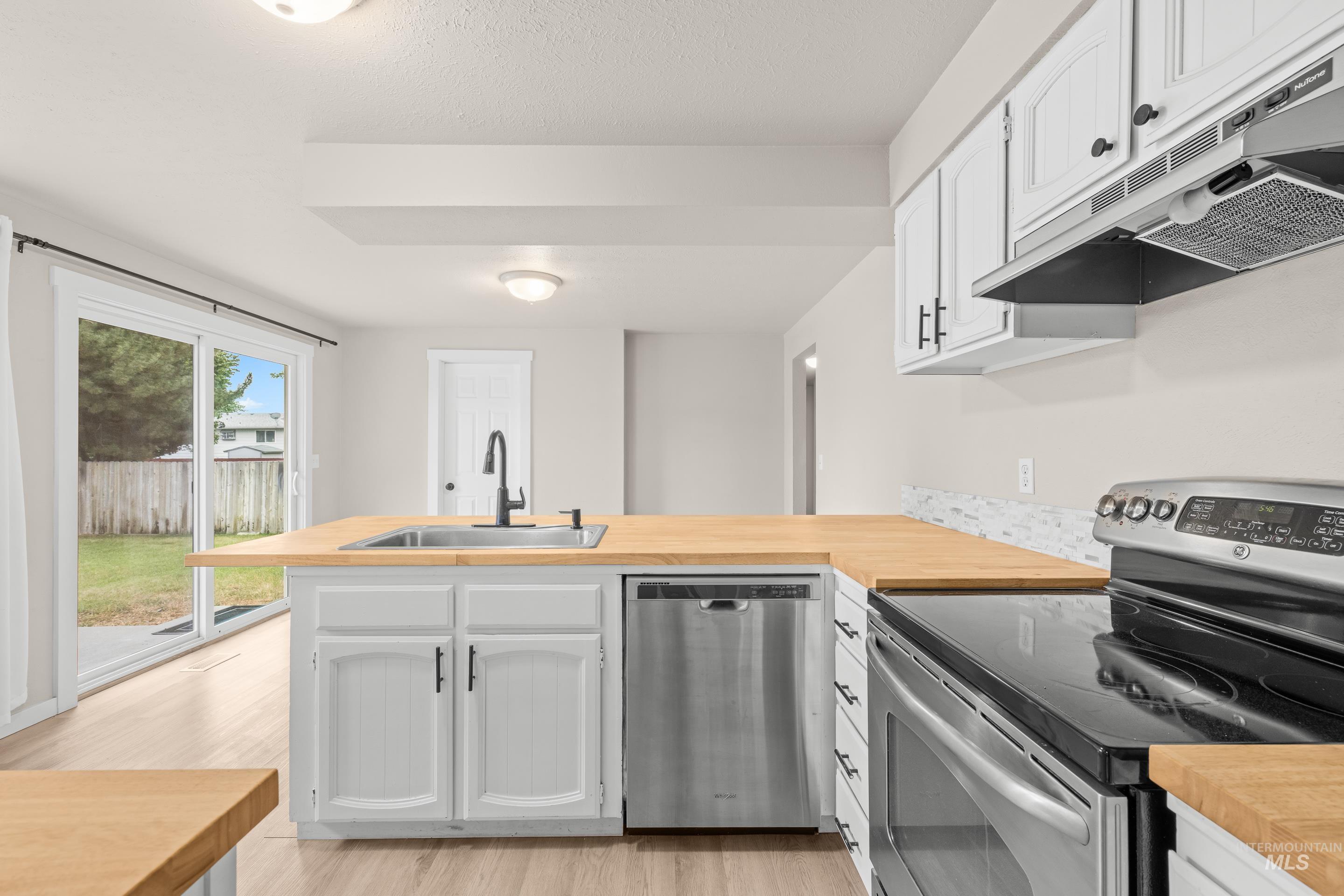 920 N 12TH E, Mountain Home, Idaho 83647, 3 Bedrooms, 2 Bathrooms, Residential For Sale, Price $324,900, 98995075