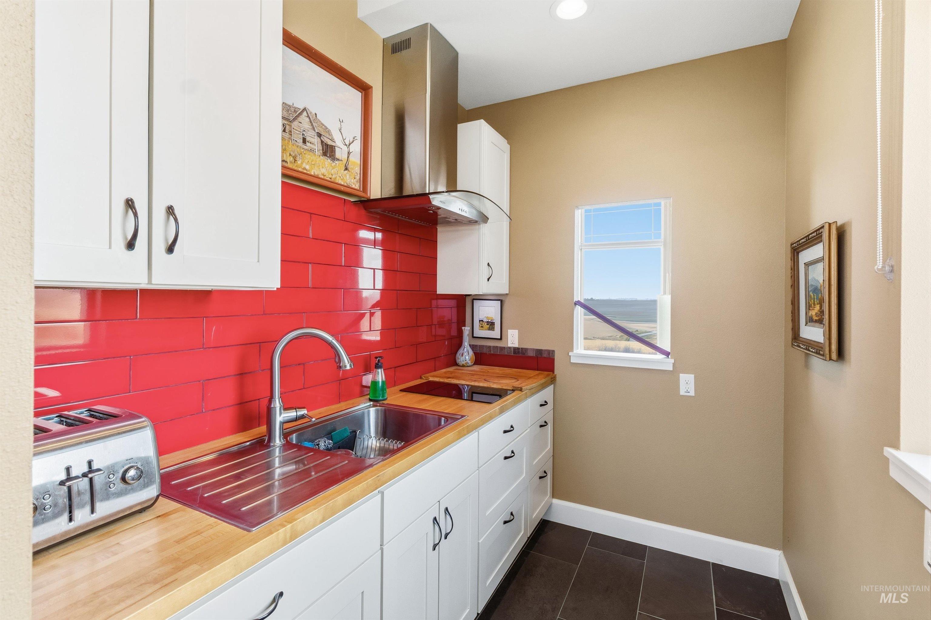1010 Idlers Rest Rd, Moscow, Idaho 83843, 3 Bedrooms, 3 Bathrooms, Residential For Sale, Price $1,290,000, 98995082