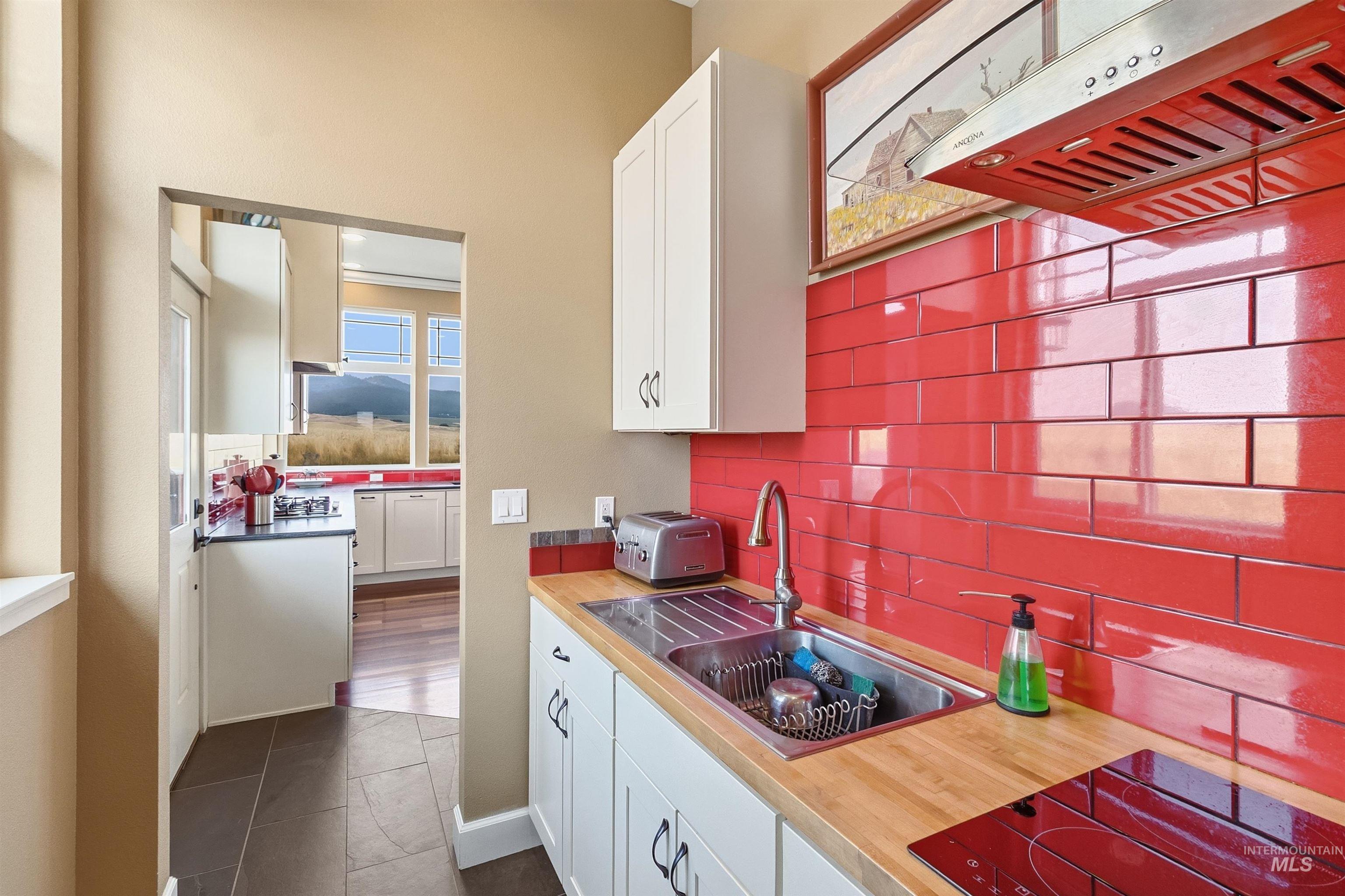 1010 Idlers Rest Rd, Moscow, Idaho 83843, 3 Bedrooms, 3 Bathrooms, Residential For Sale, Price $1,290,000, 98995082