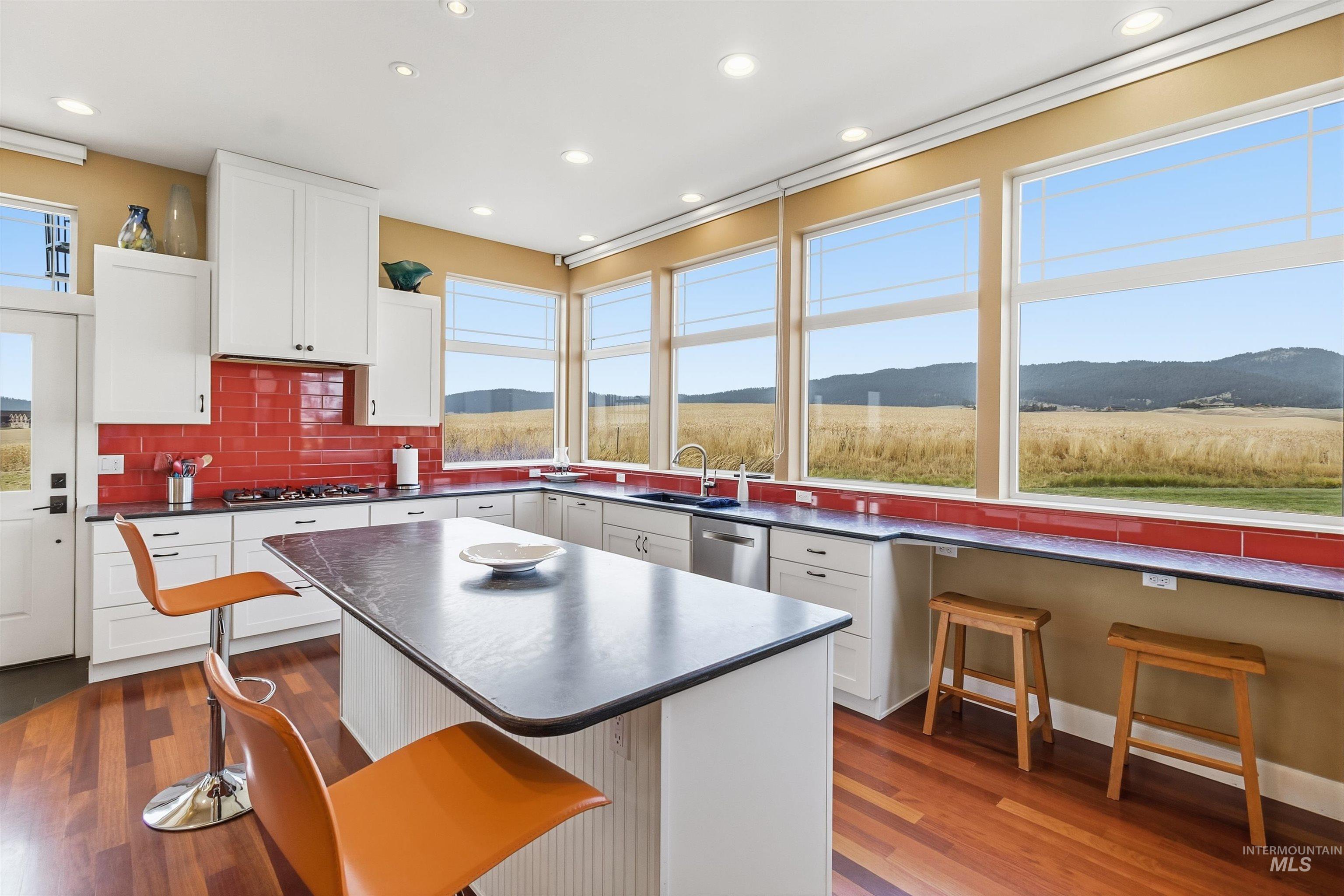 1010 Idlers Rest Rd, Moscow, Idaho 83843, 3 Bedrooms, 3 Bathrooms, Residential For Sale, Price $1,290,000, 98995082