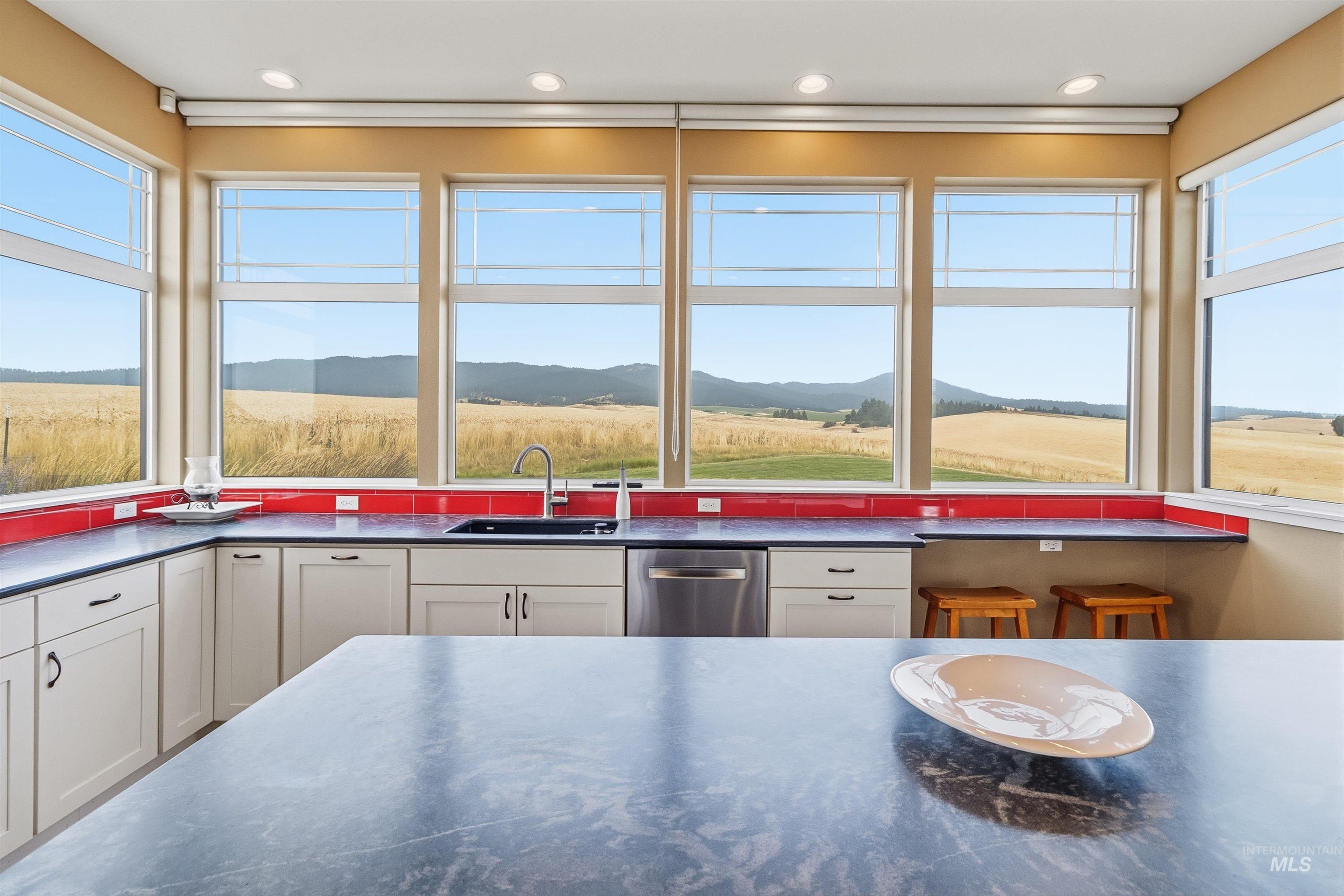1010 Idlers Rest Rd, Moscow, Idaho 83843, 3 Bedrooms, 3 Bathrooms, Residential For Sale, Price $1,290,000, 98995082