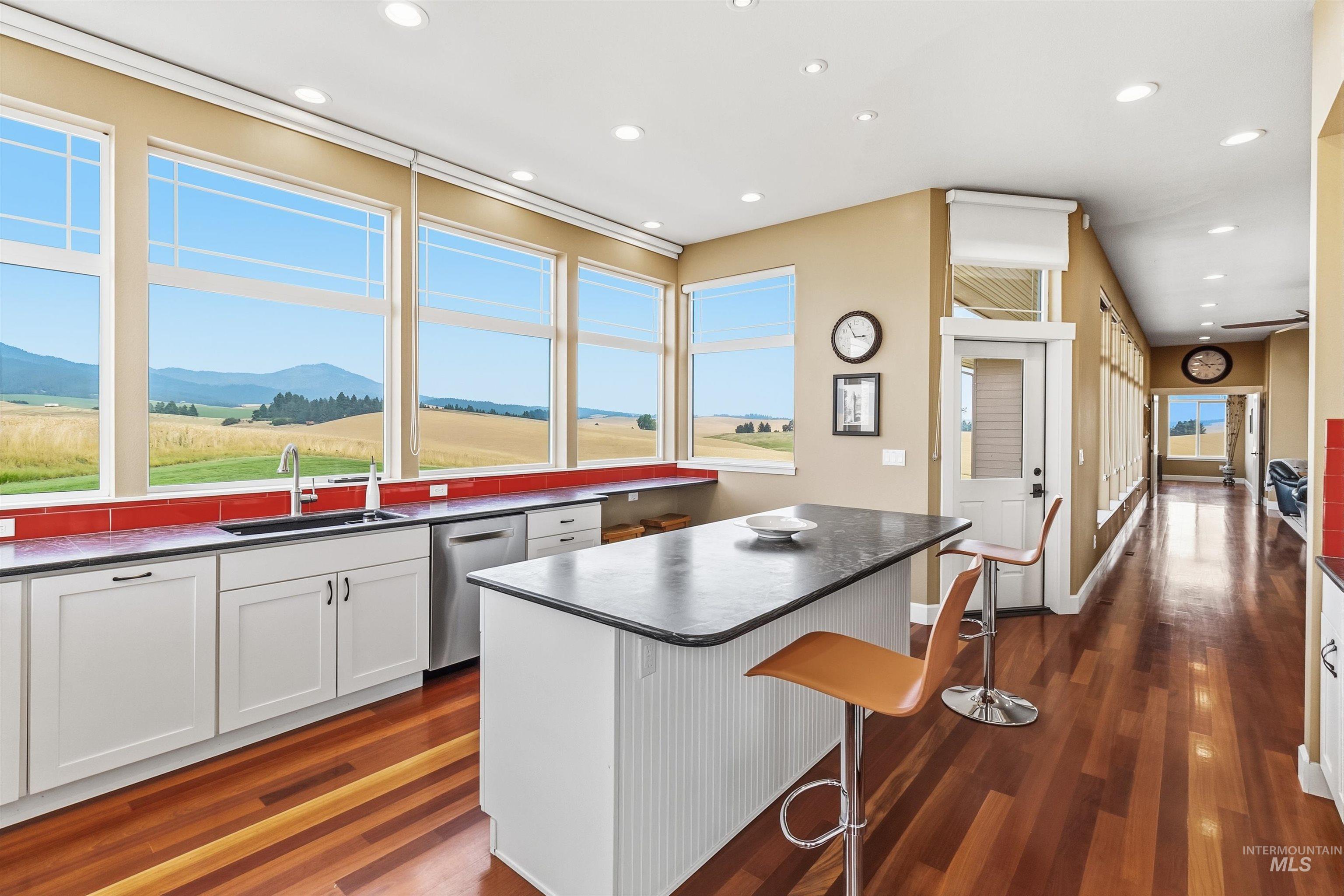 1010 Idlers Rest Rd, Moscow, Idaho 83843, 3 Bedrooms, 3 Bathrooms, Residential For Sale, Price $1,290,000,MLS 98995082