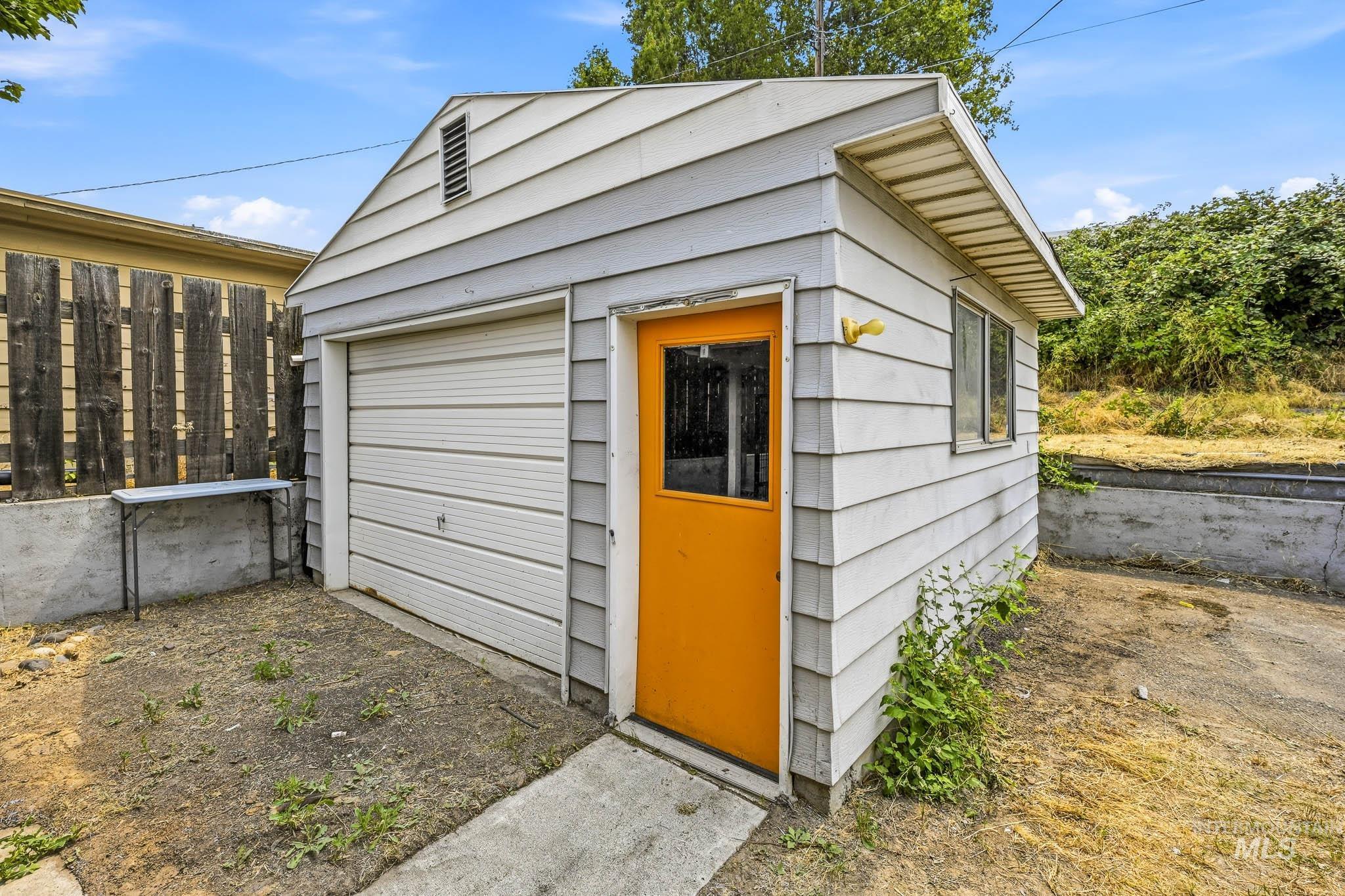 2602 9th Ave, Lewiston, Idaho 83501, 2 Bedrooms, 1 Bathroom, Residential For Sale, Price $299,000, 98995084