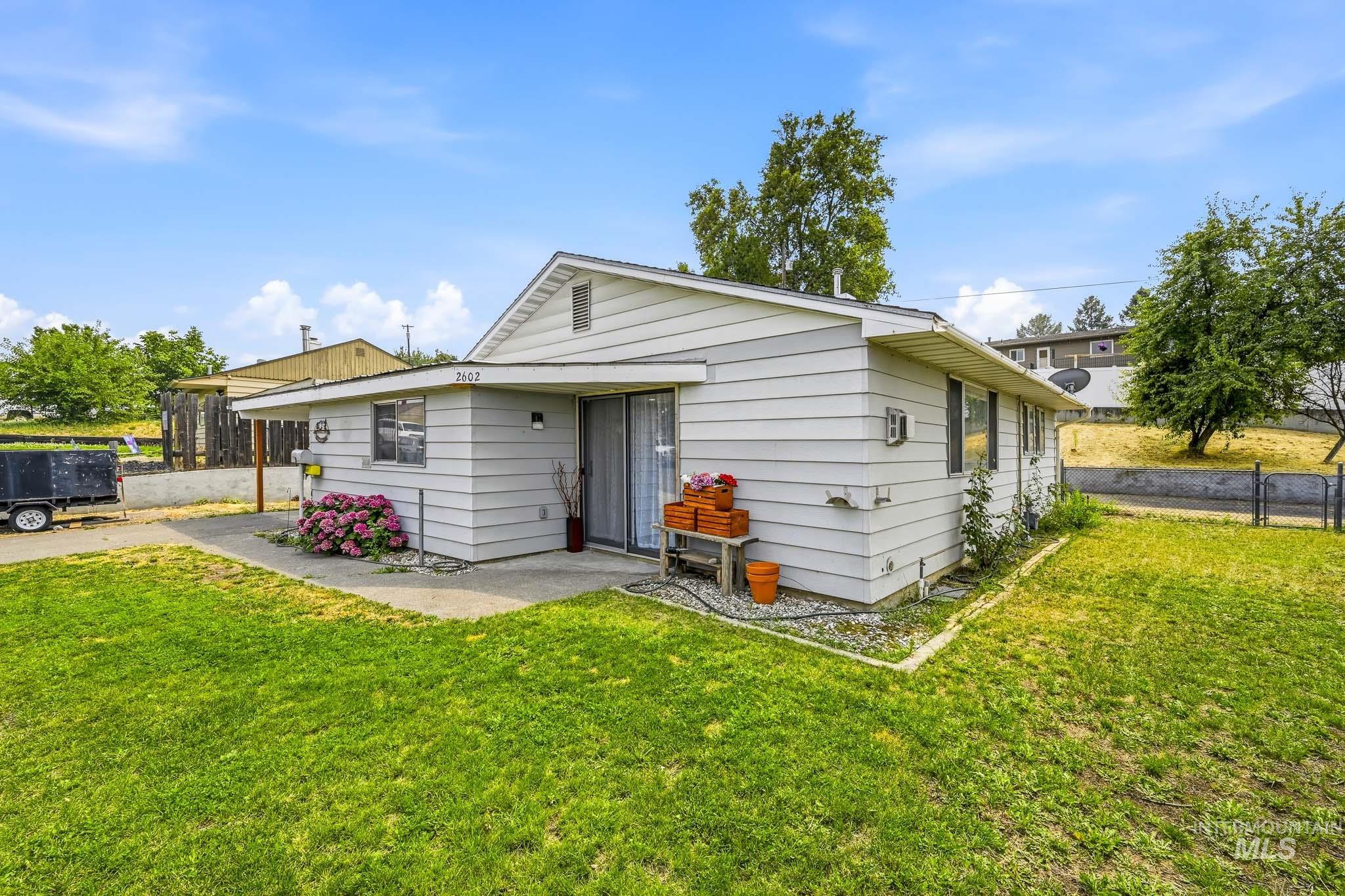 2602 9th Ave, Lewiston, Idaho 83501, 2 Bedrooms, 1 Bathroom, Residential For Sale, Price $299,000, 98995084